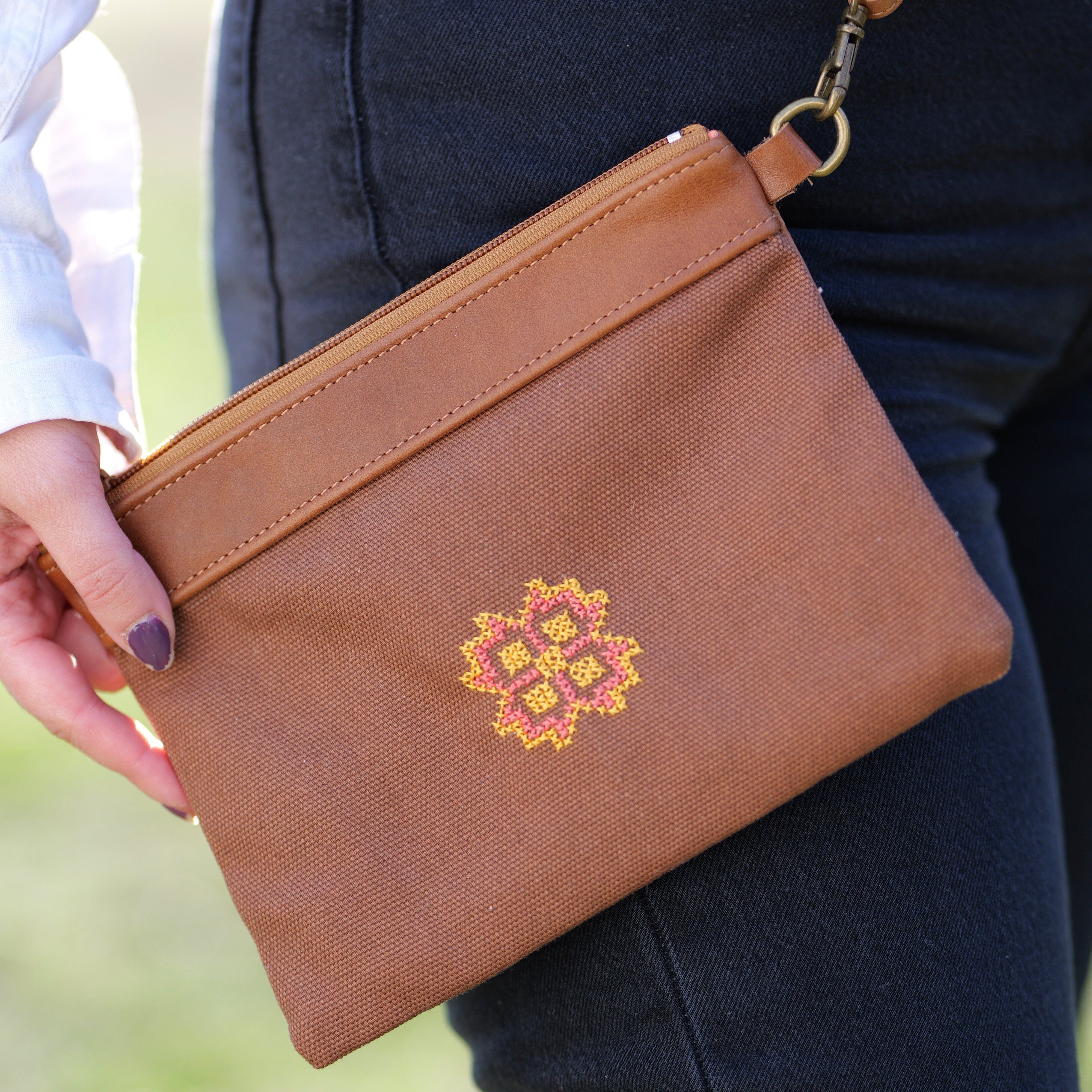 Pre-Order Star Leather Clutch - Mocha