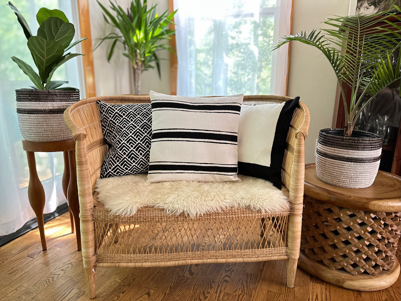 Striped White Sadza Pillow - Thumbnail 3