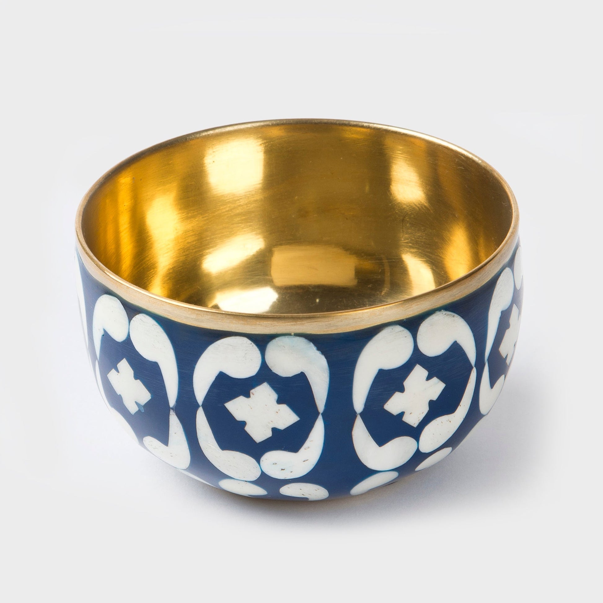  Blue lattice patterned trinket bowl and tray set displayed together