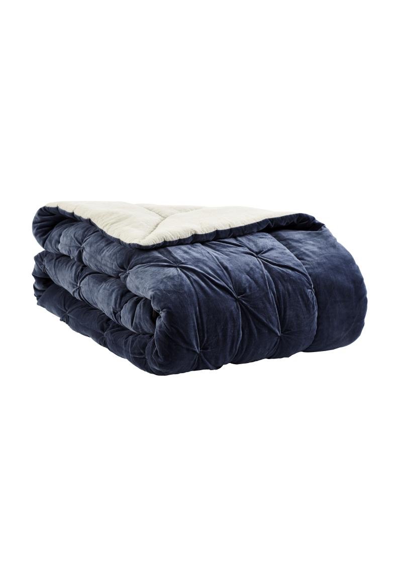 QT-326-11096_2|Plush navy blue velvet quilted blanket, beautifully folded to display its soft texture, perfect for opulent bedding.