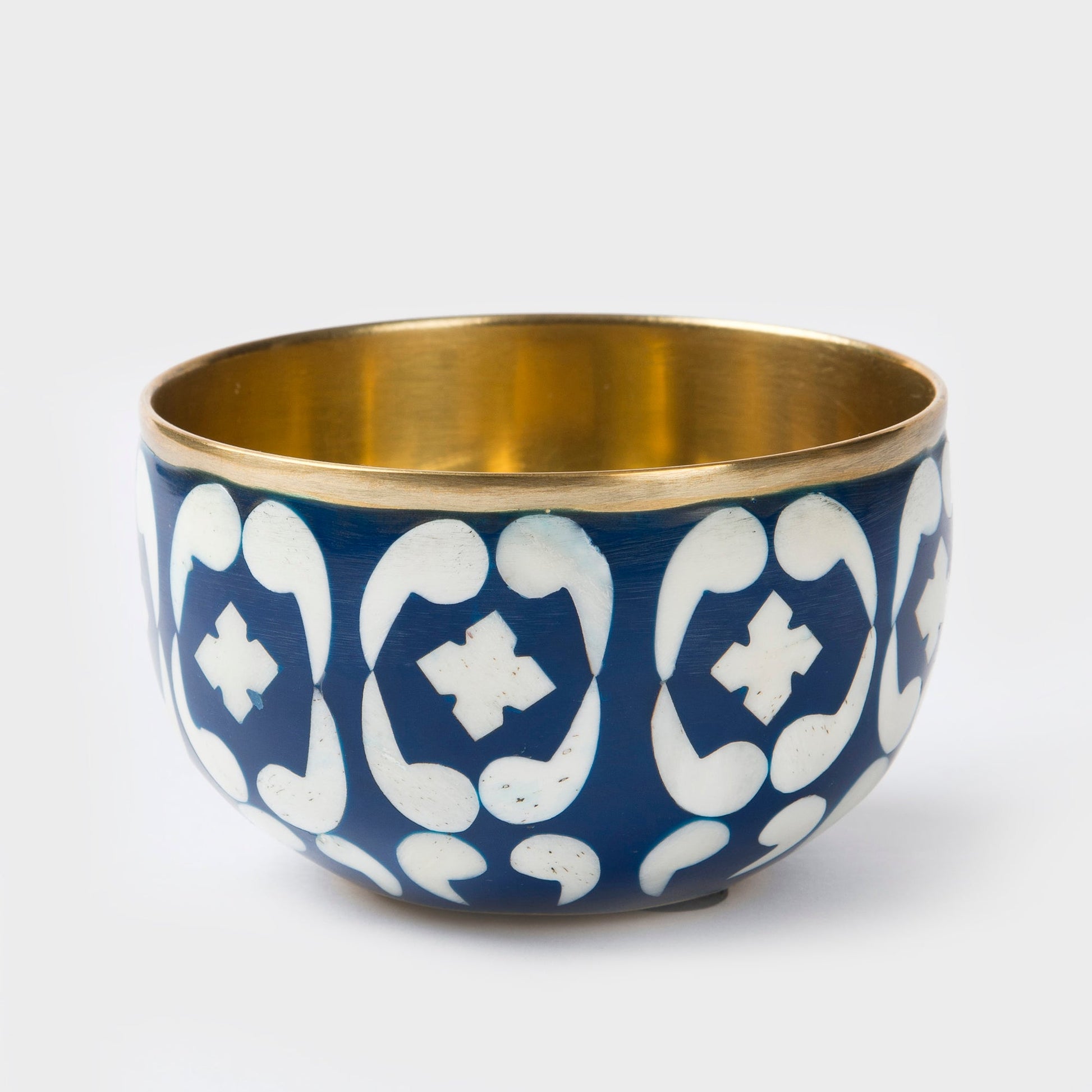 Blue lattice patterned trinket bowl and tray set displayed together