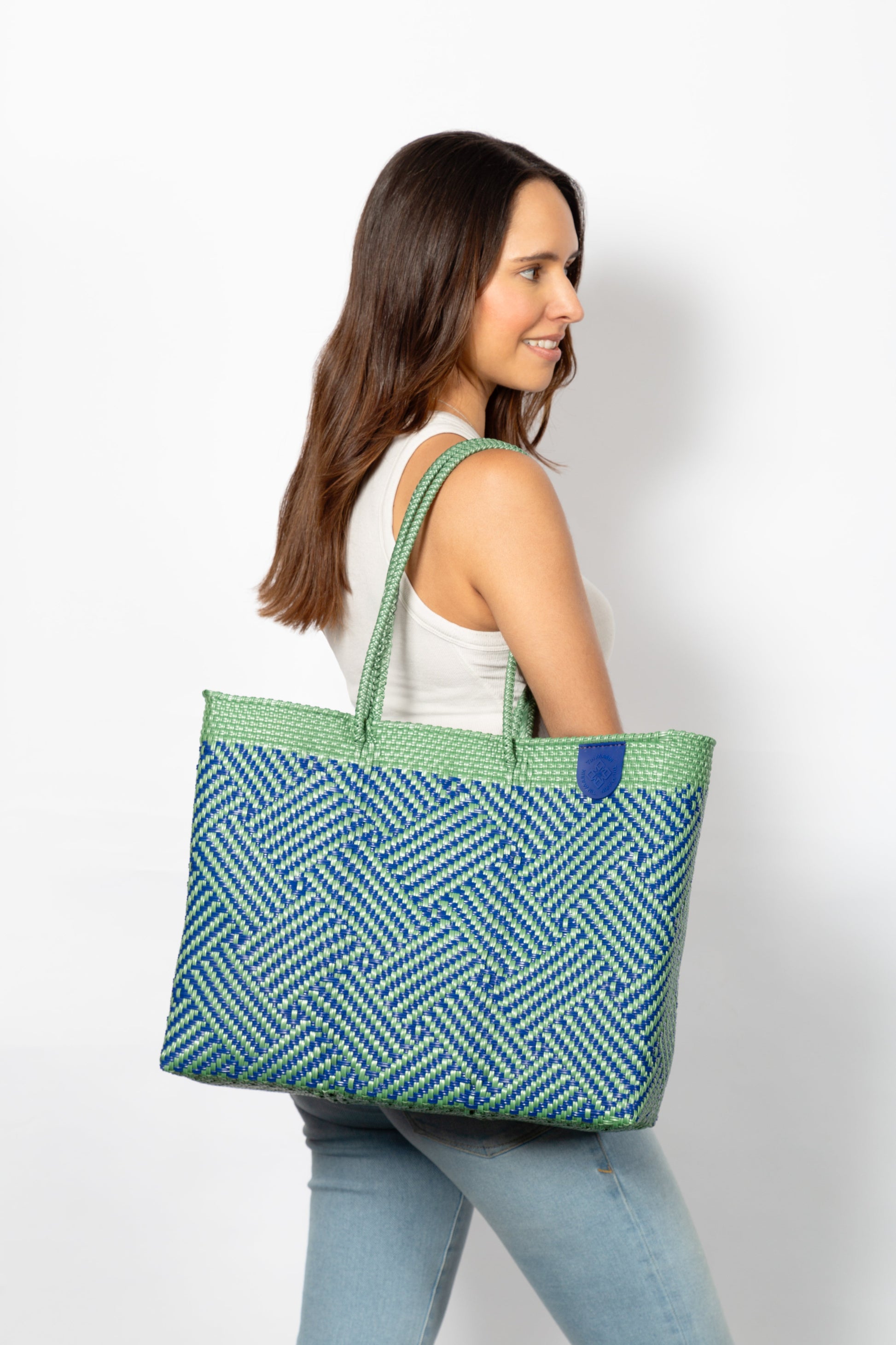 Model carrying Tin Marin Super Tote