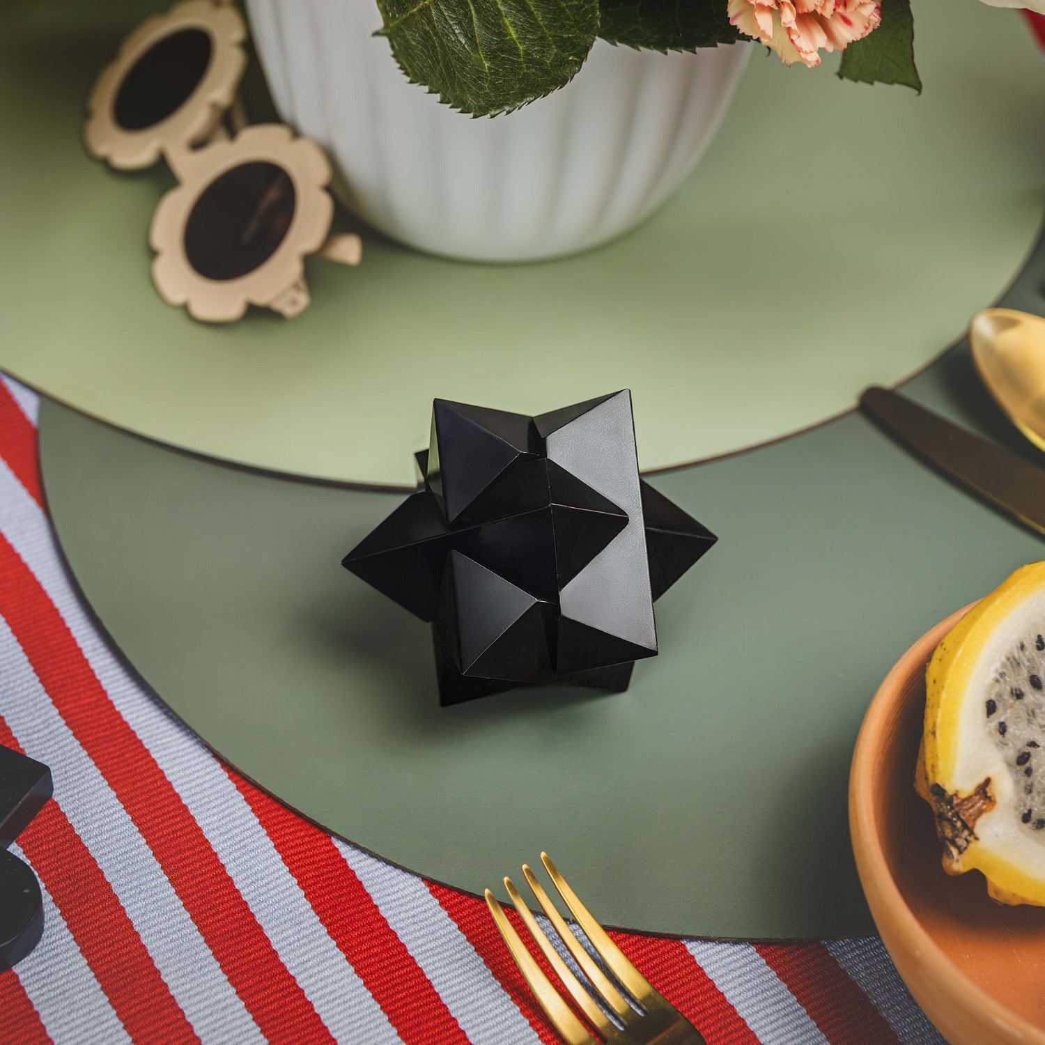 Burr Star 3D gemstone puzzle Black Onyx