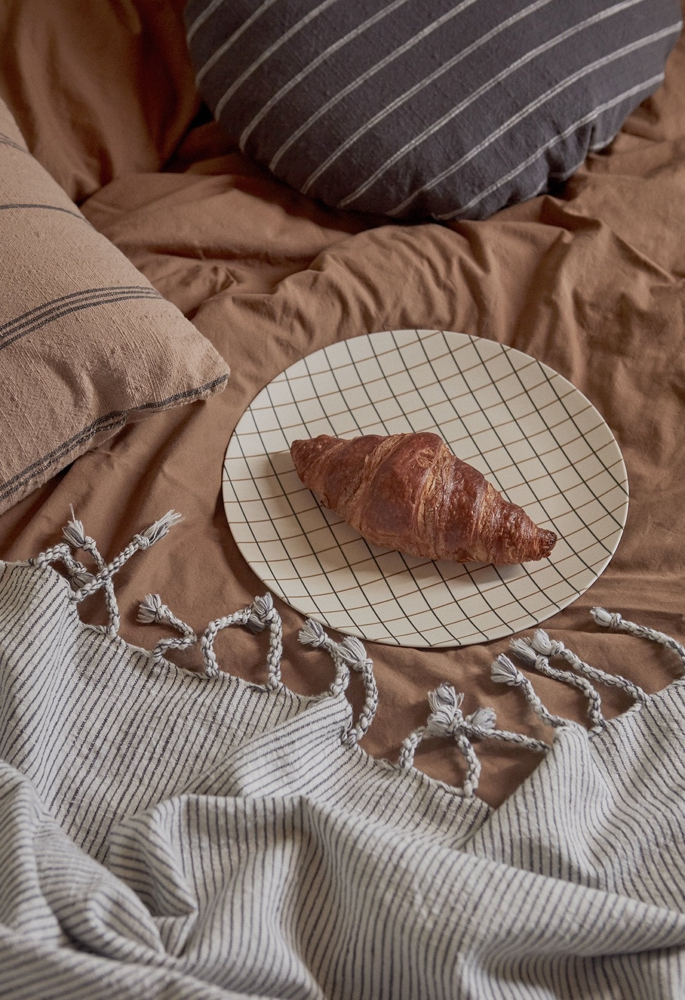 Gobi Stripe Bed Cover White Anthracite By Oyoy 3