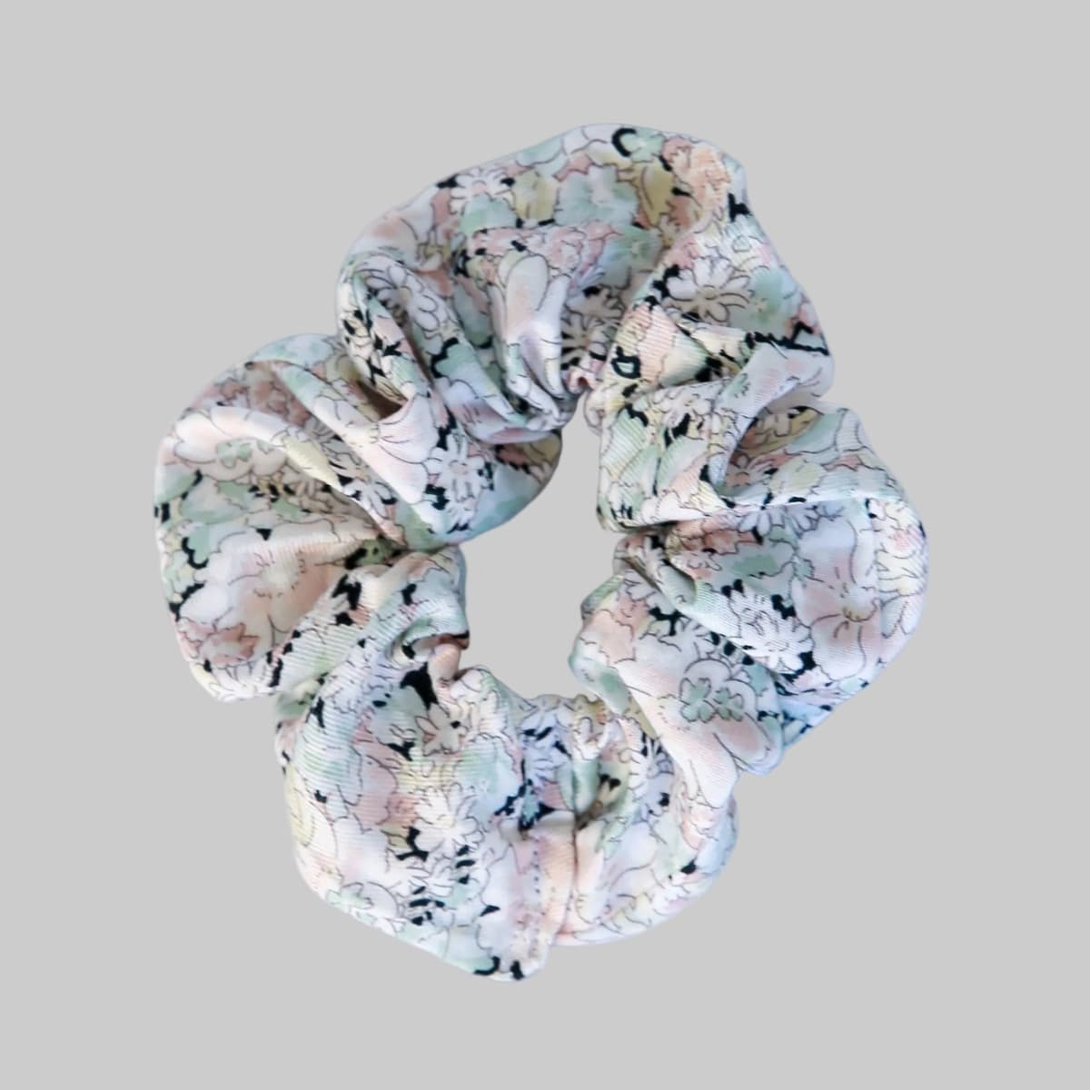 Scrunchie Black Blossom — women's cotton hair scrunchie in black floral print