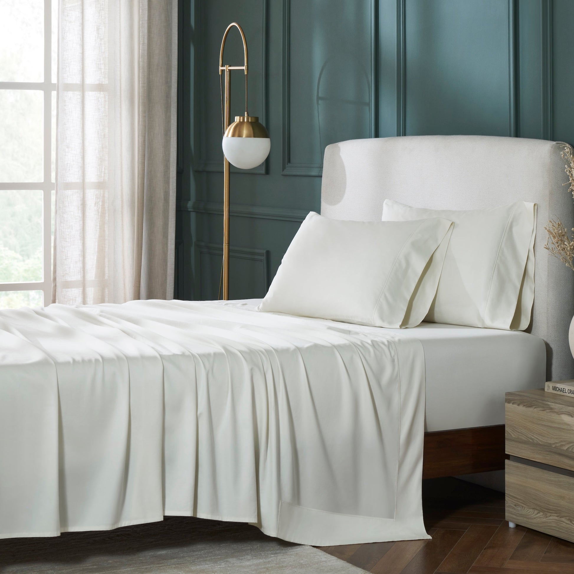 ASP-545-2032_5|Solid off-white 100% cotton sheets set, plain weave, with a double-stitched hem border on flat sheet and pillowcases.