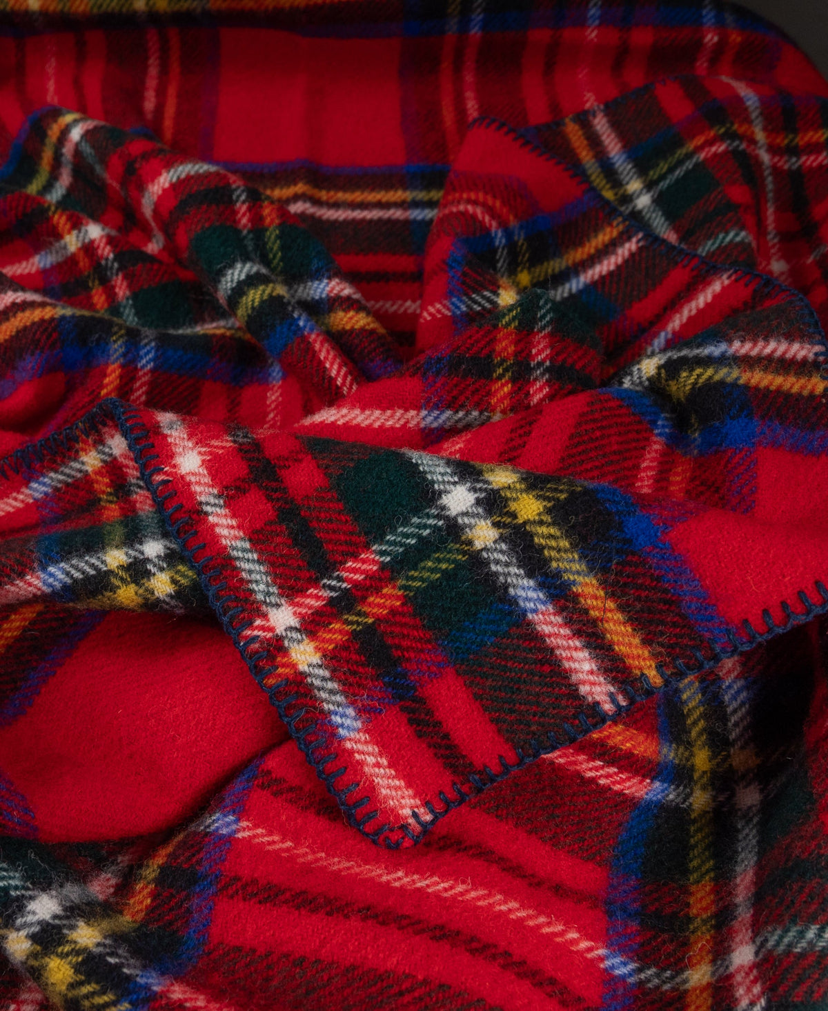 Highland Tweeds BIG Throw ~ Royal Stewart ~-Throws and Blankets-[bar code]-Prince of Scots