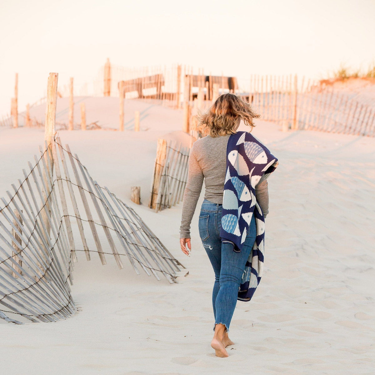 in2green Eco Throw Cotton Sustainable Knit Throw Blanket - Coastal Big Fish 655646738154 BL01FHB2
