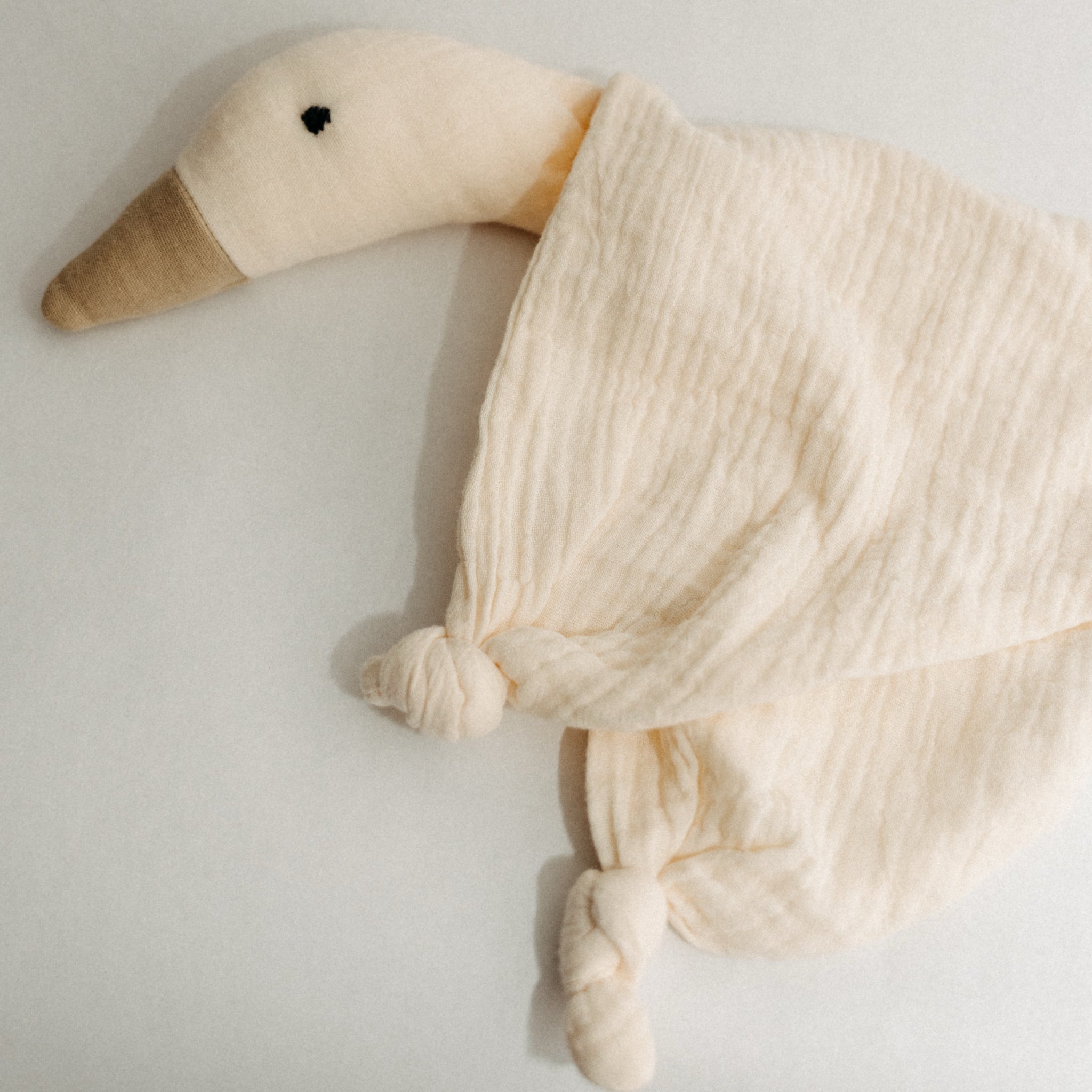 Goose Lovey| 17x17 | Organic Cotton