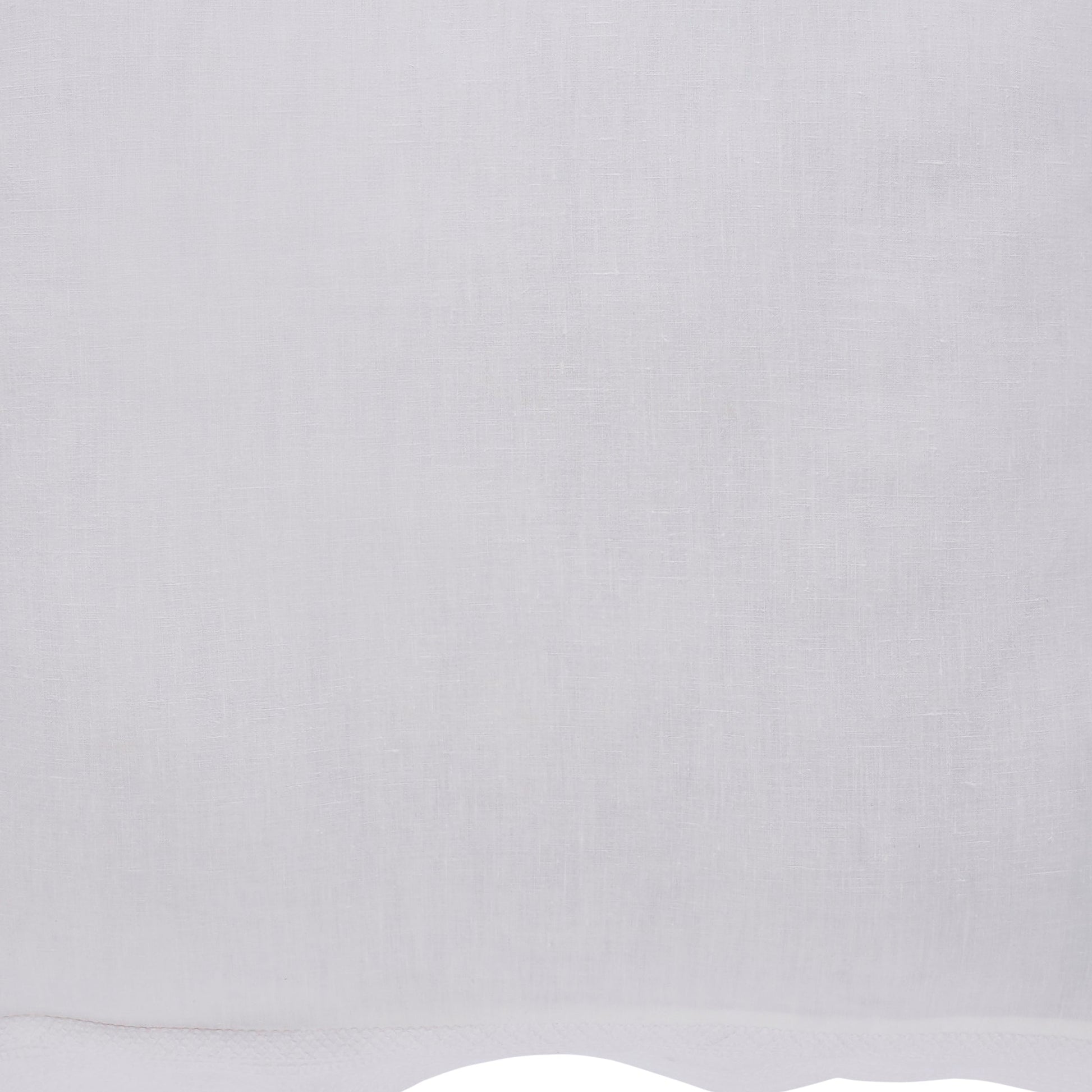 DT-015-10692_3|Close-up of a soft white linen duvet cover fabric, highlighting its subtle texture for a serene bedroom ambiance.