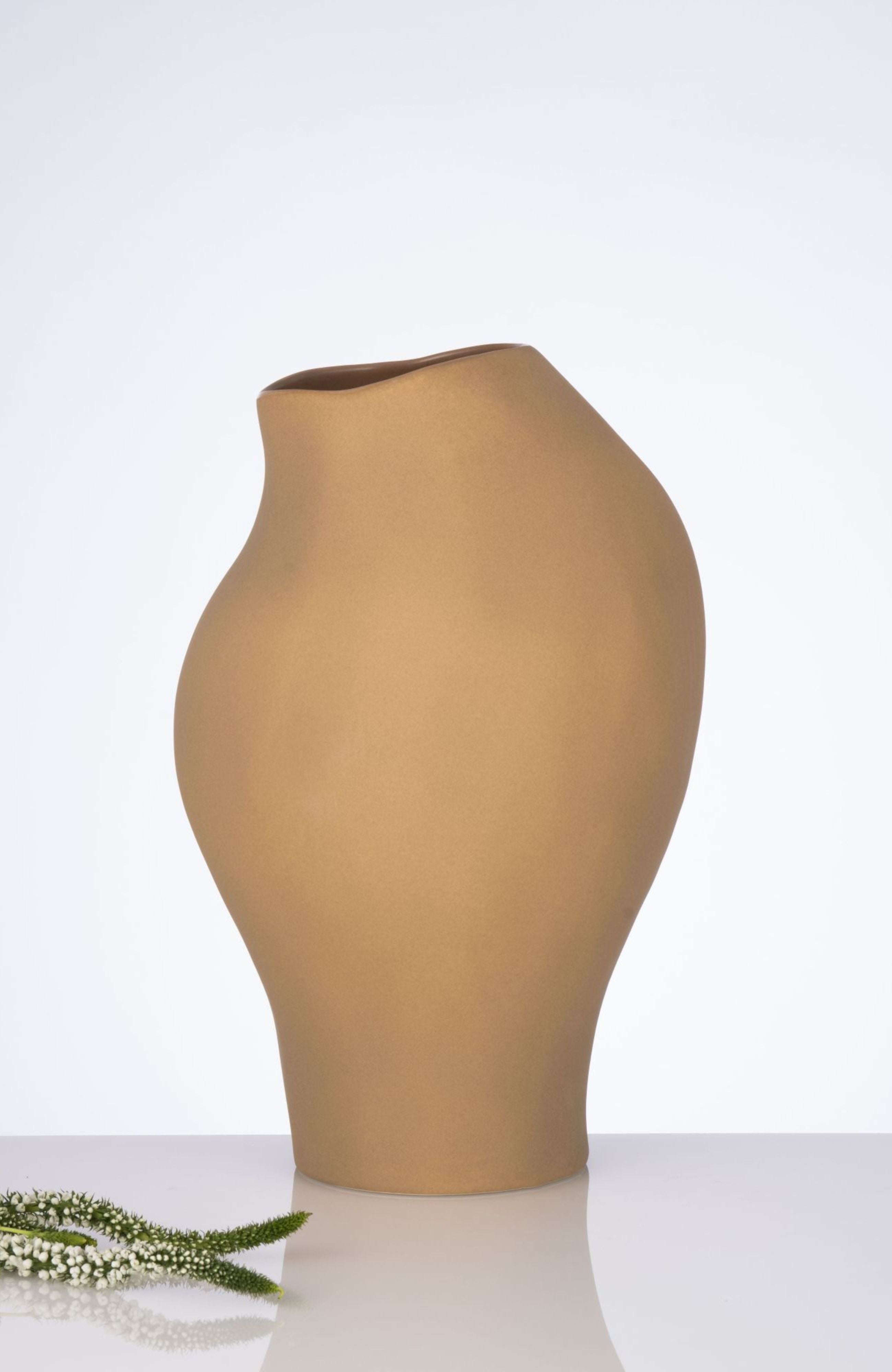 Mosco Cream Vase