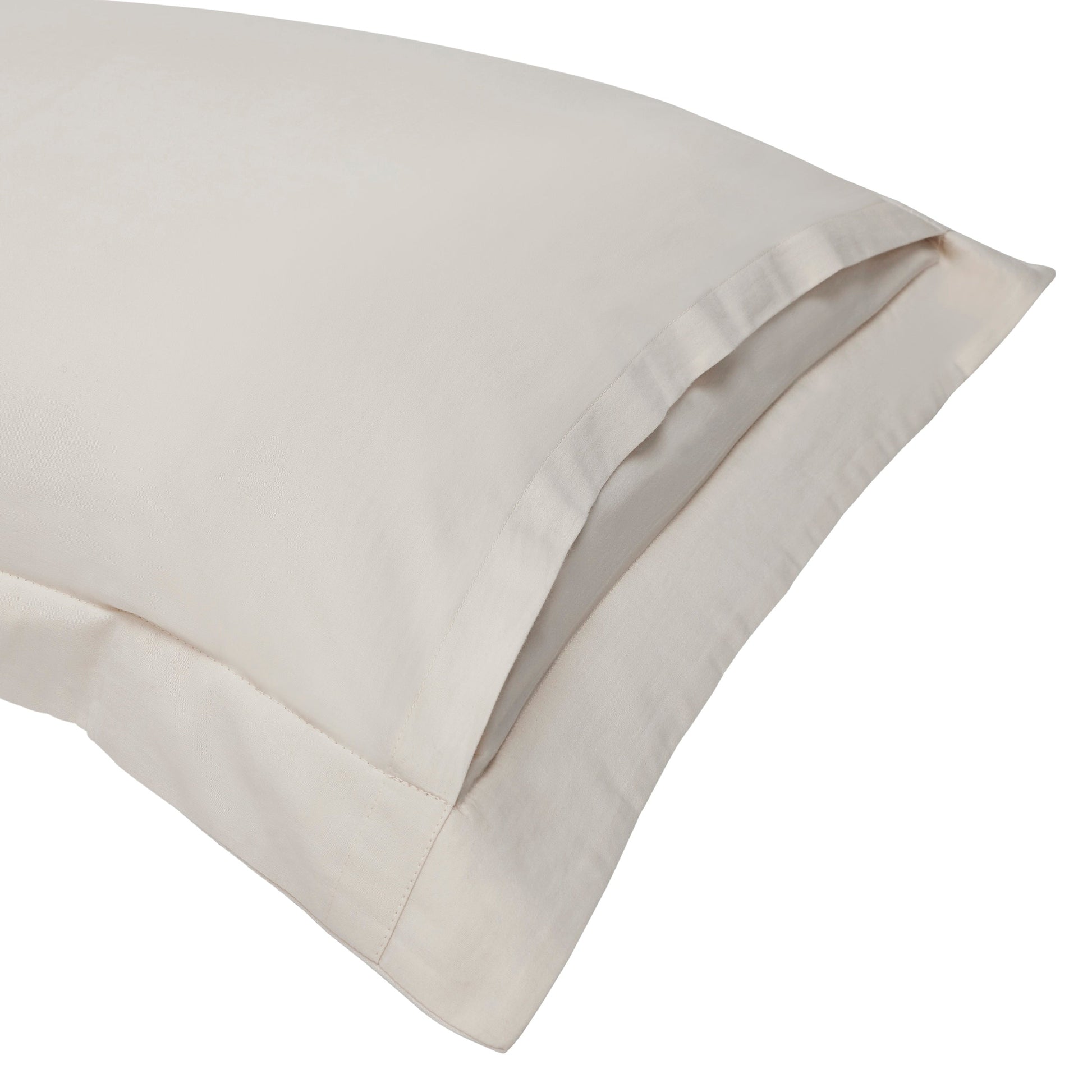 SS-068-2026_2|Soft light beige sateen duvet cover detail, featuring a smooth, elegant finish for premium bedding comfort.