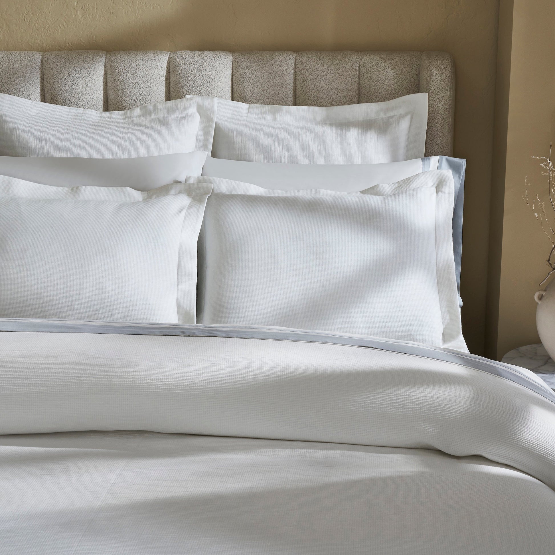 DT-067-10692_3|Premium white textured duvet cover, featuring a subtle waffle weave, ensuring crisp comfort and hotel-style elegance.