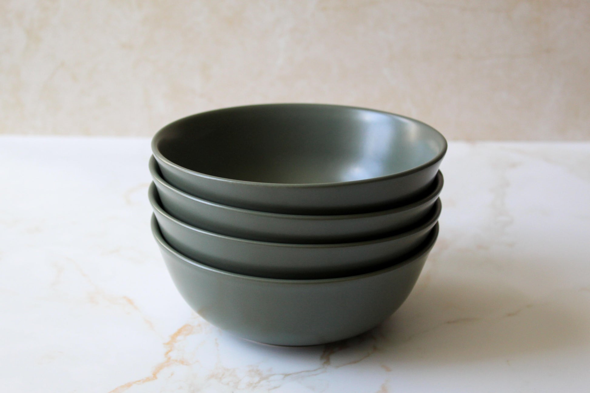 The dome bowl's half-dome design is perfect for everything from morning cereal to midnight ramen cravings!