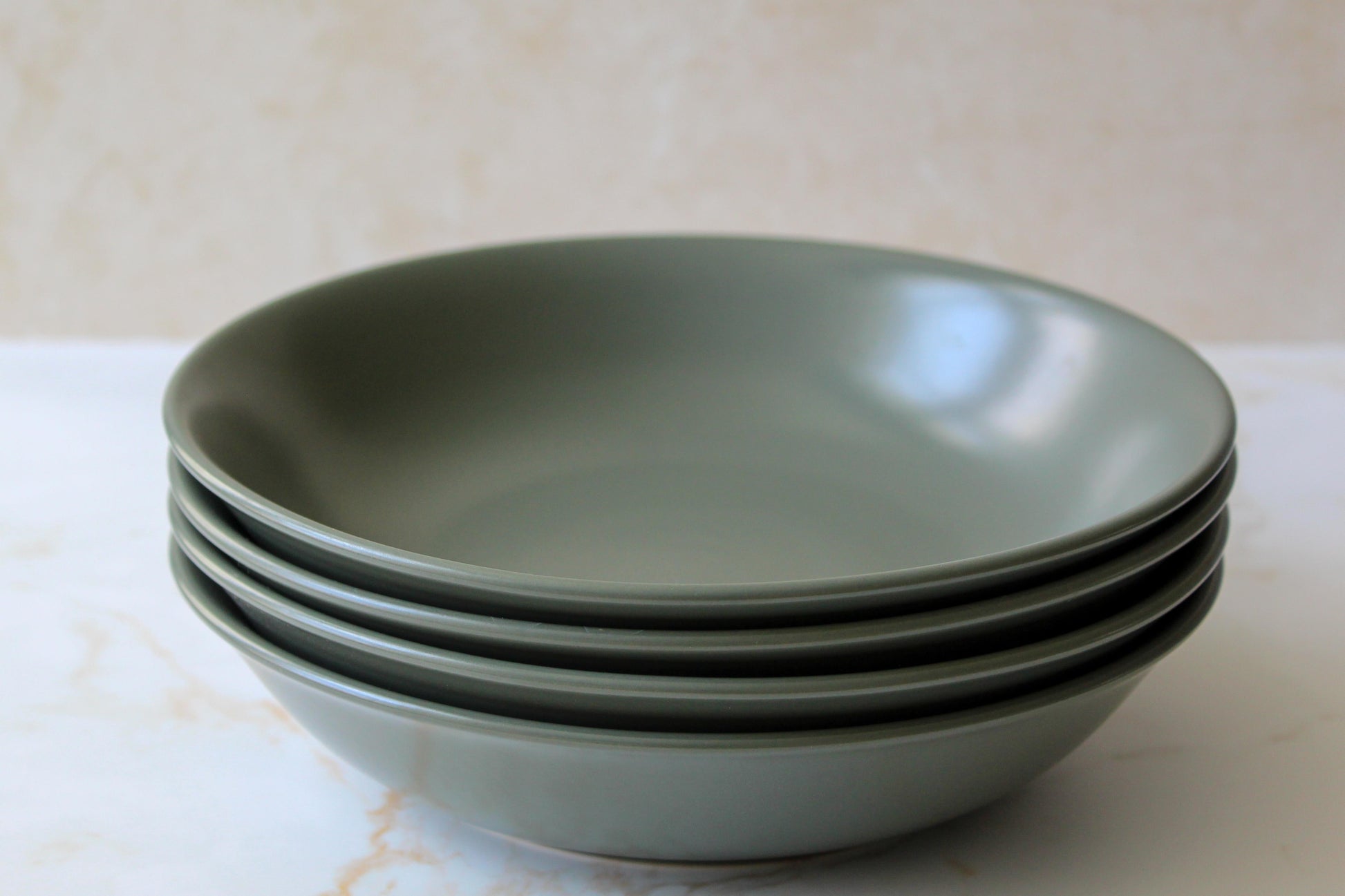From serving to snacking, the Everything Bowl is a versatile staple that will quickly become your go-to piece.