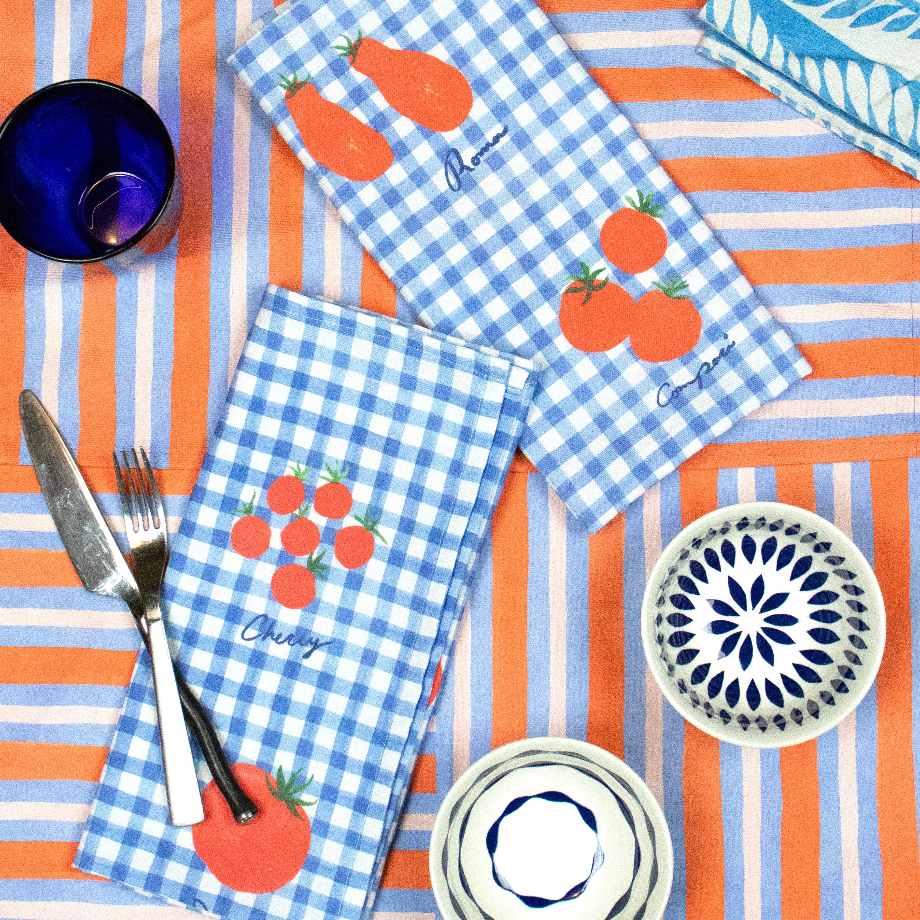 Organic kitchen towel, Tomato print tea towel, Artistic kitchen textile, Sustainable cooking accessory