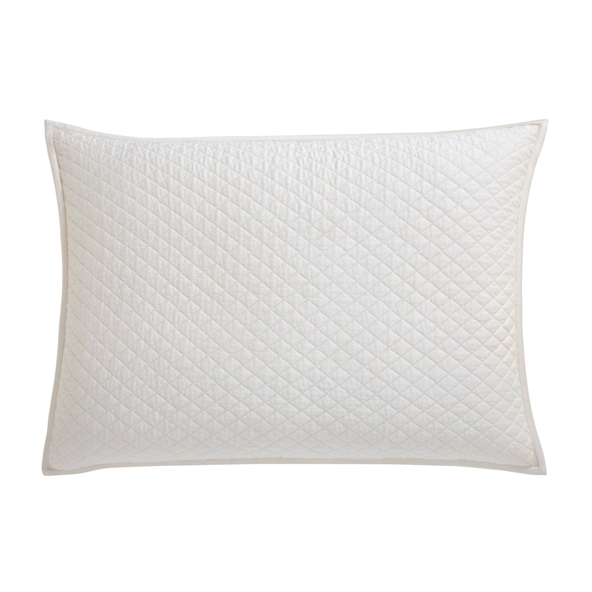 SS-265-2026_1|Light cream quilted coverlet with classic diamond pattern. Soft, elegant bedding for a warm and inviting bedroom sanctuary.