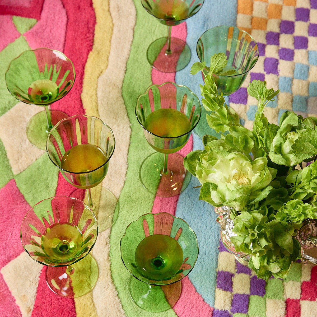 S/4 Lily Green Handblown Wine Glass