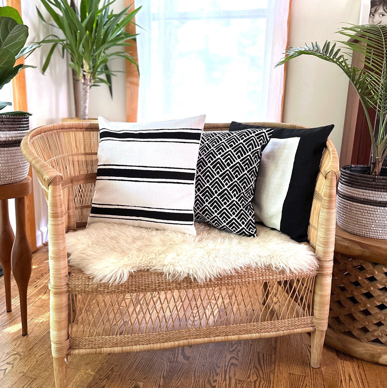 Striped White Sadza Pillow - Thumbnail 2