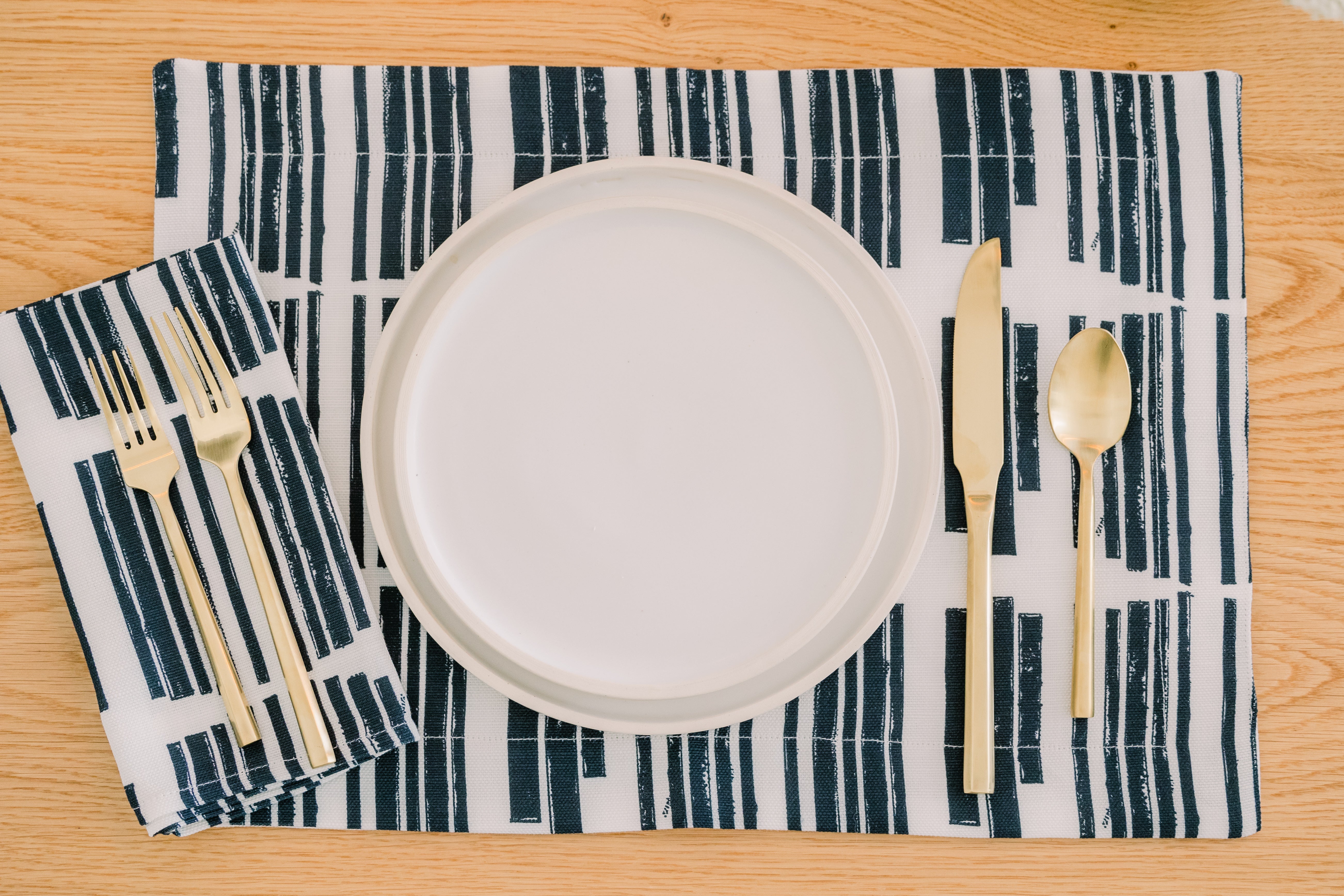 Marguerite in Indigo - Pair of Napkins - Thumbnail 2