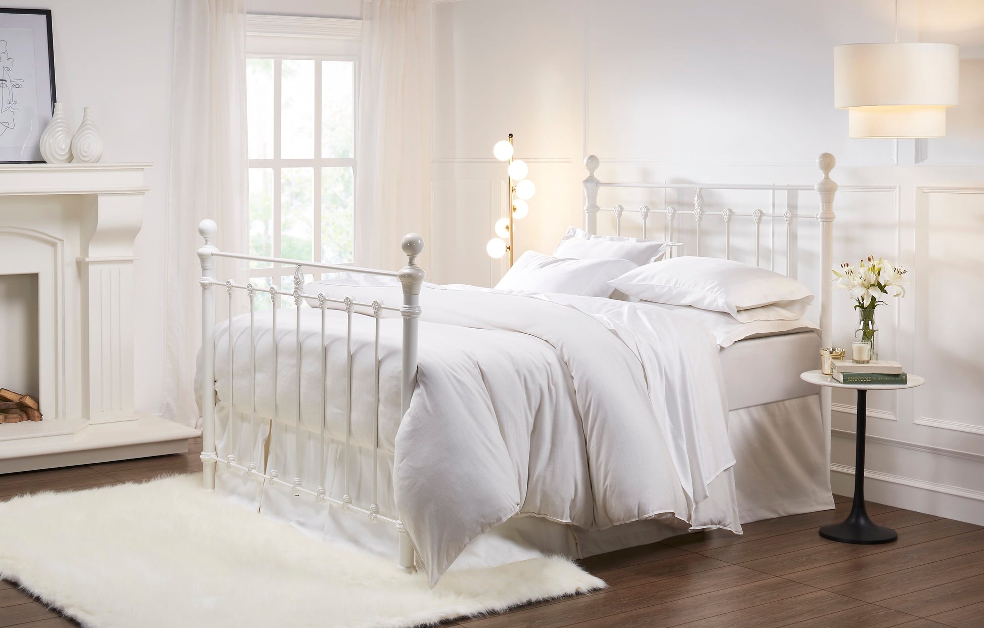 MB-201-7680_2|Vintage white metal bed frame with scrollwork details. Classic design for a timeless bedroom aesthetic and comfort.