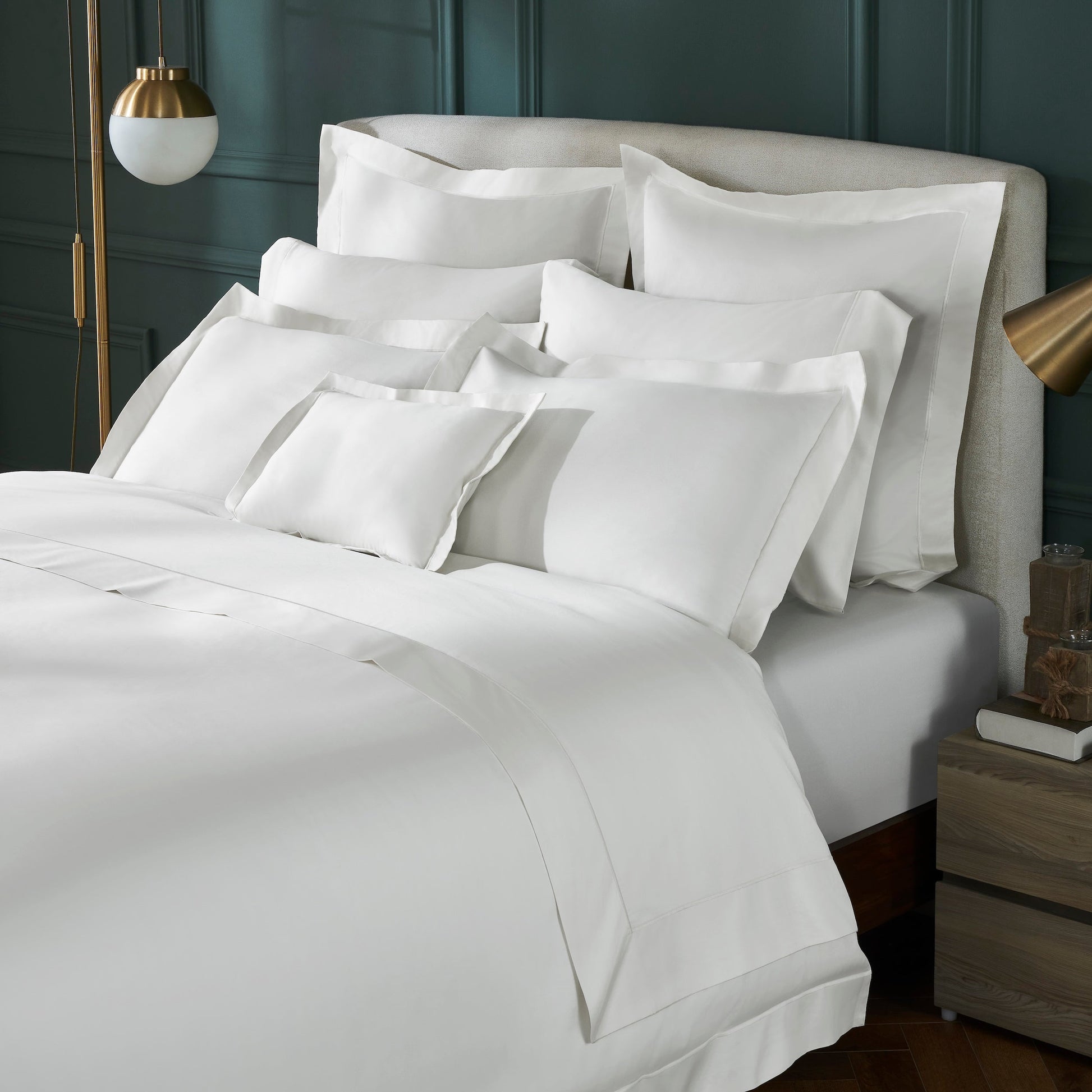 DT-065-9092_2|Pristine white duvet cover adorning a luxurious bed, providing premium, inviting comfort for a sophisticated bedroom.