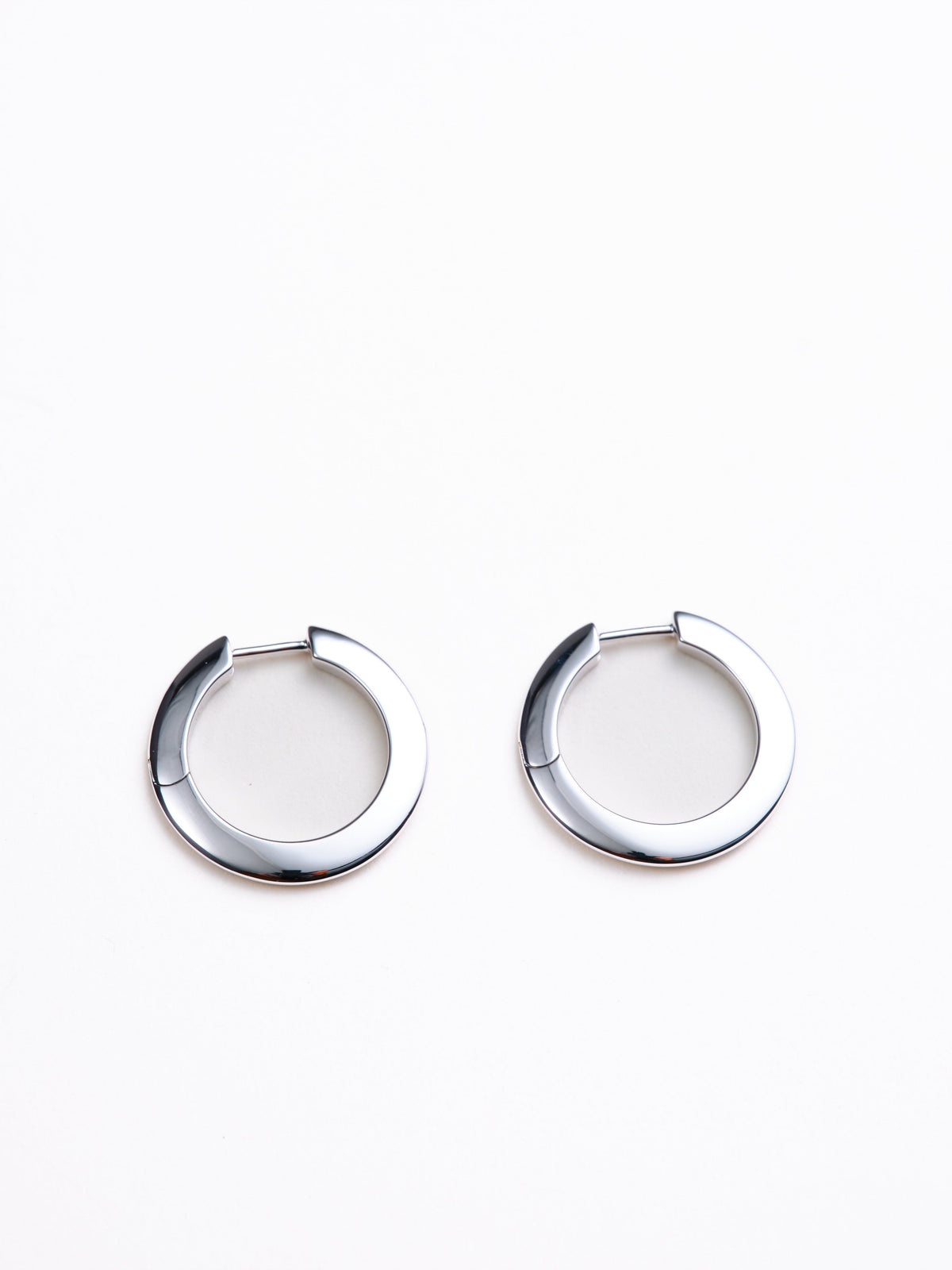 Talia Medium Hoop Earrings in 925 recycled sterling silver