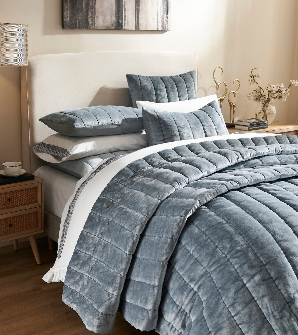 QT-360-9496_3|Luxurious blue velvet quilted bedspread, offering plush comfort and sophisticated elegance for a serene bedroom aesthetic.