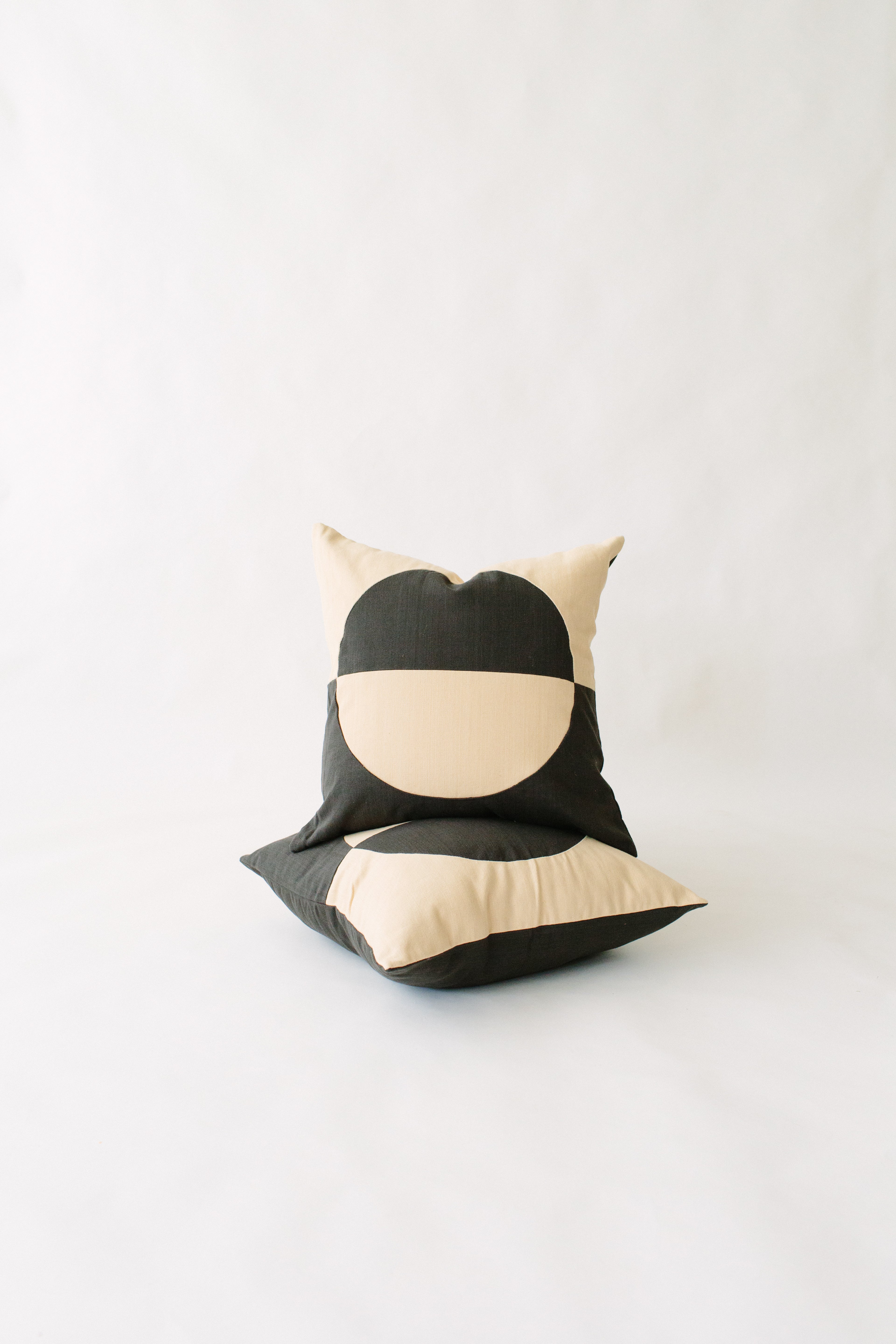 LOOM Imports Blue Moon Pillow cover