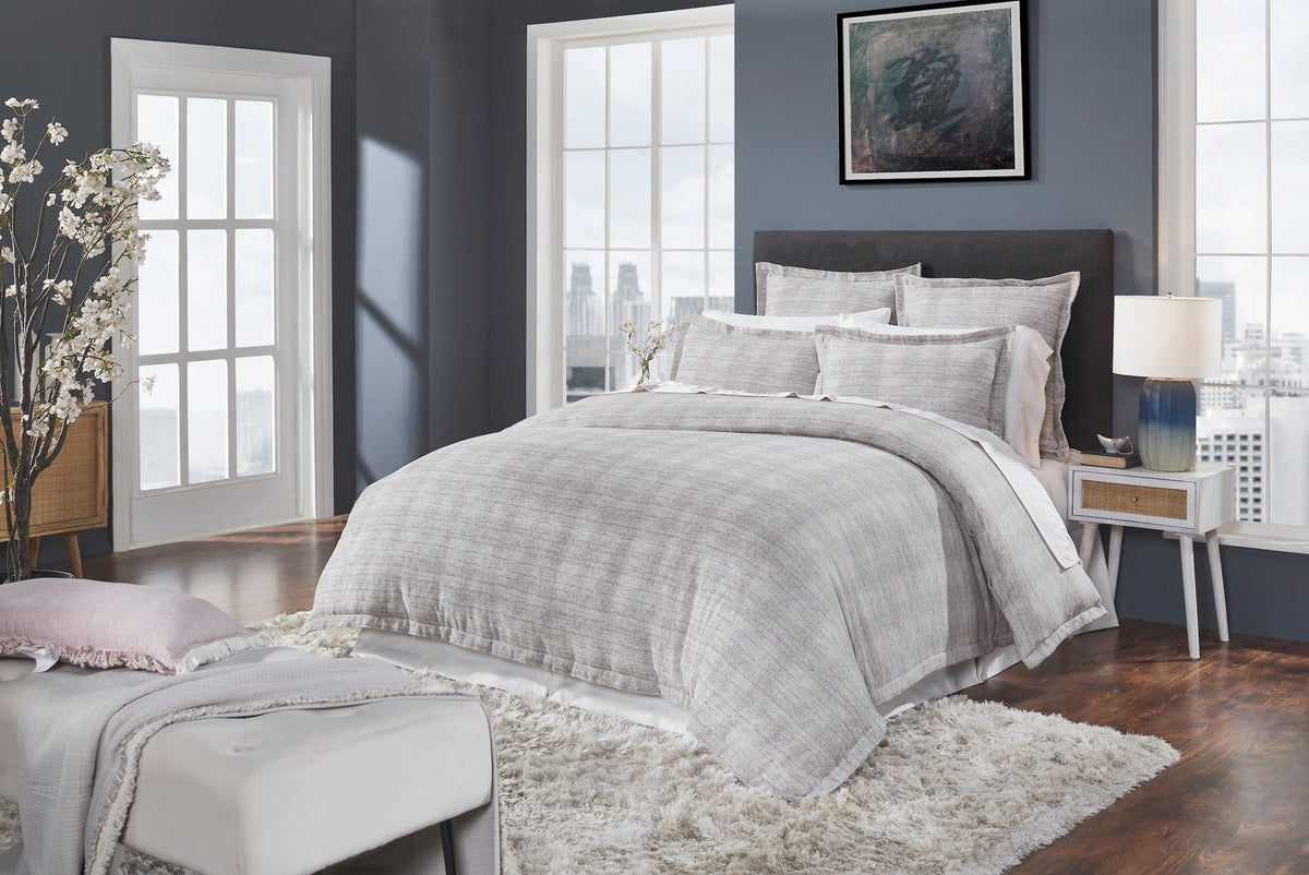 DT-032-9092_2|Light grey textured duvet cover set, offering a modern and cozy feel for any bedroom decor. Perfect for stylish comfort.