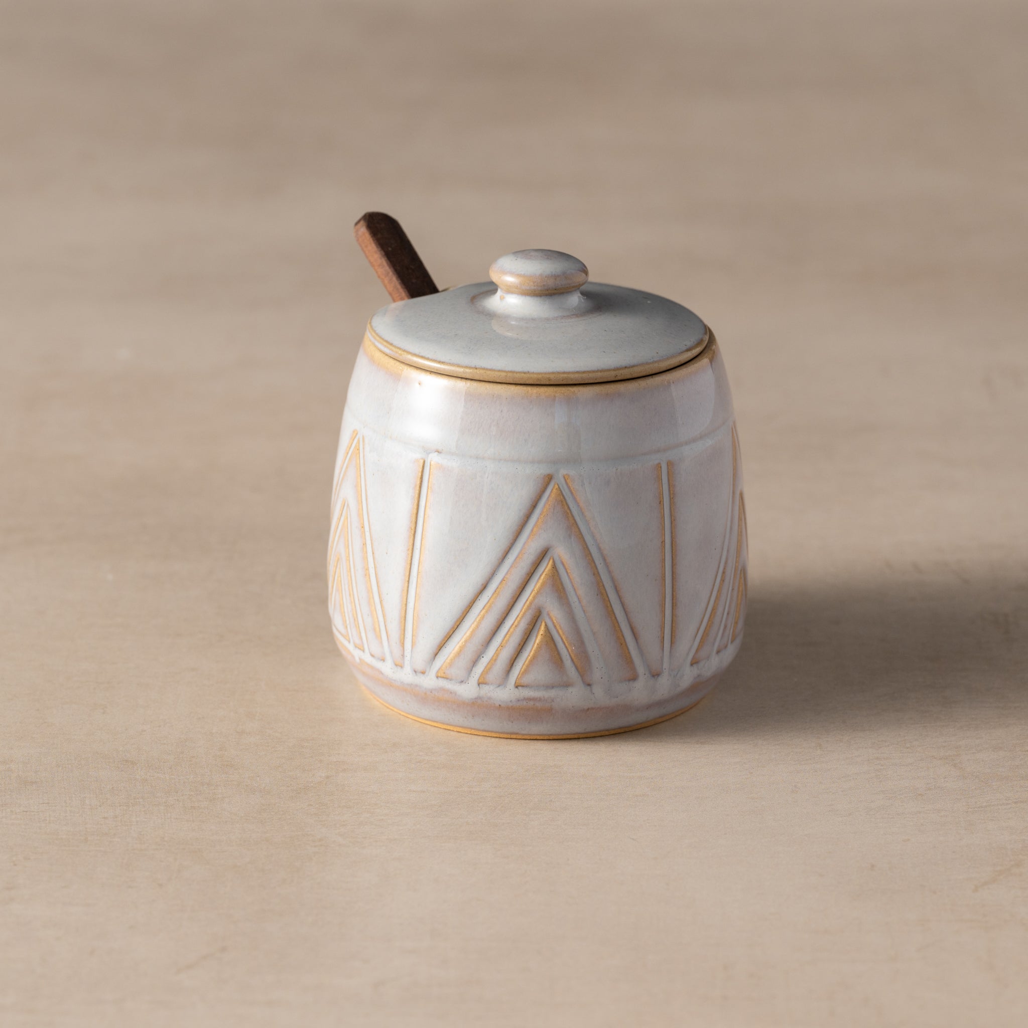 Mountain Peaks Ceramic Cream and Sugar Set - Thumbnail 3