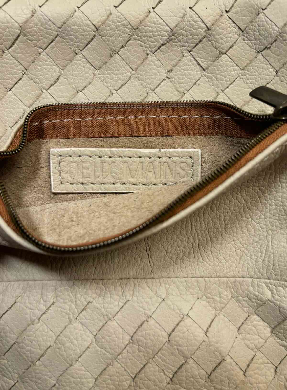  Small pouch close up of the bone color.
