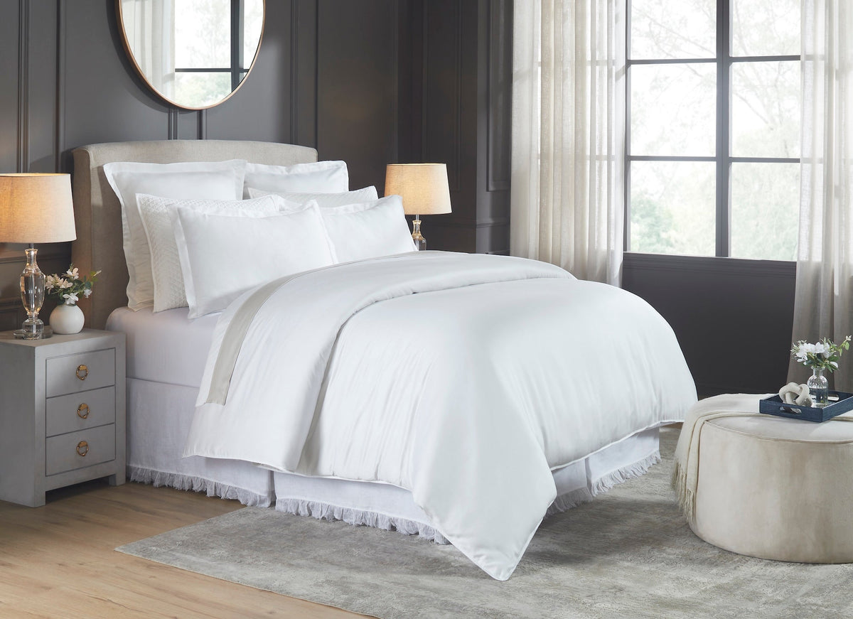 DT-045-10692_2|Crisp white duvet cover set creates an elegant, clean bedroom sanctuary with matching shams for timeless style and comfort.