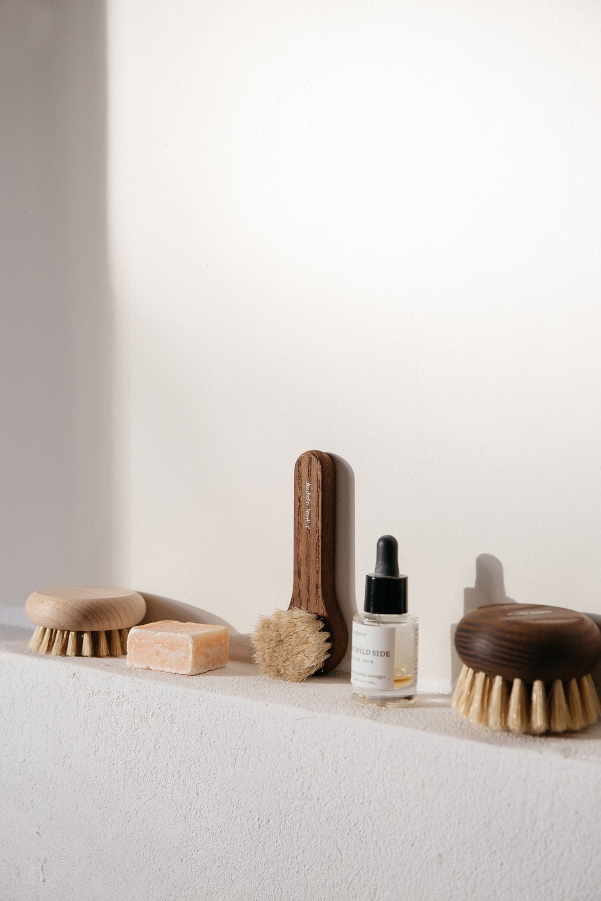 Andrée Jardin Face Brush Heat-Treated Ash Wood Andrée Jardin andree-jardin-face-brush-heat-treated-ash-wood - French Dry Goods