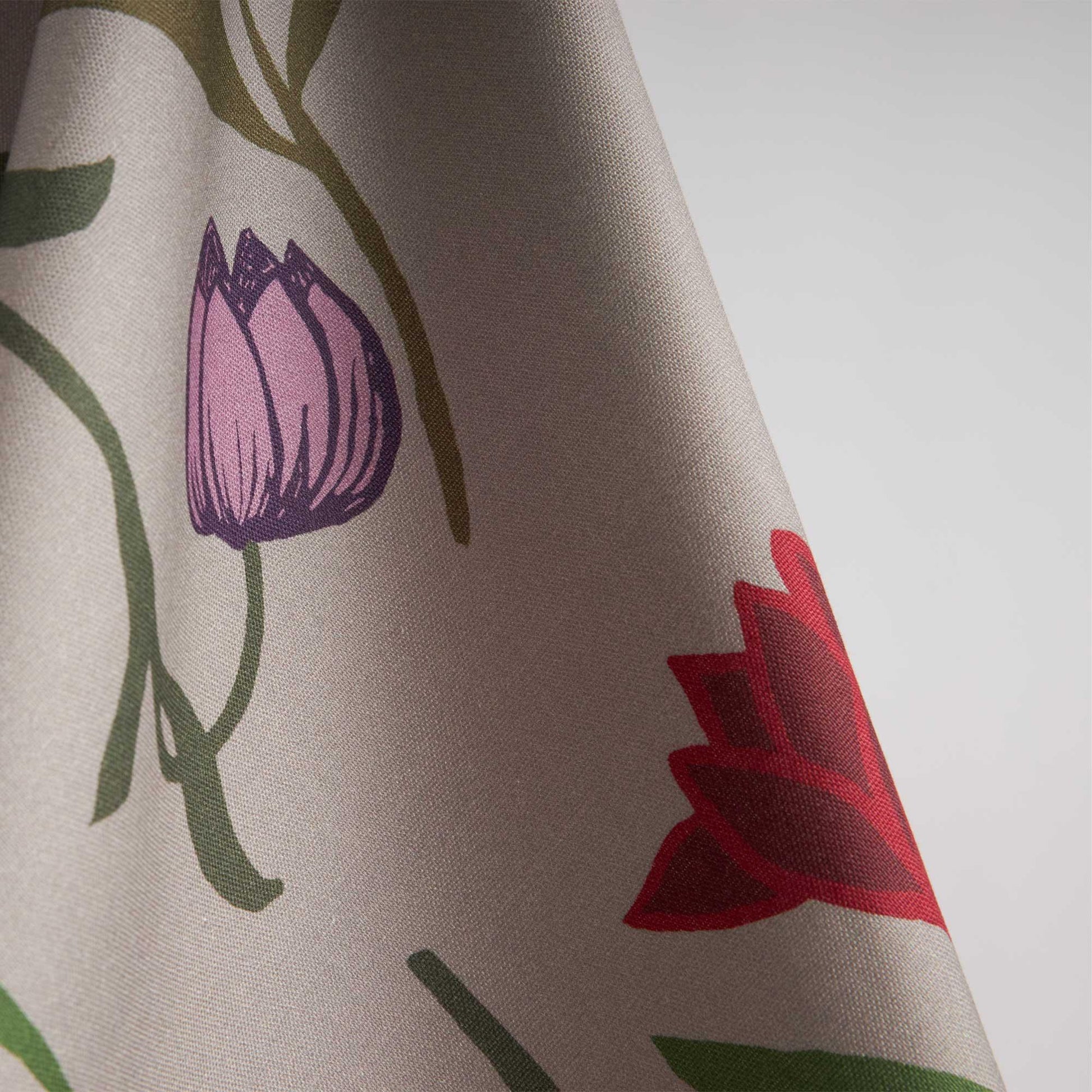 Tablecloth Picnic on the Meadow - Sophie Williamson Design
