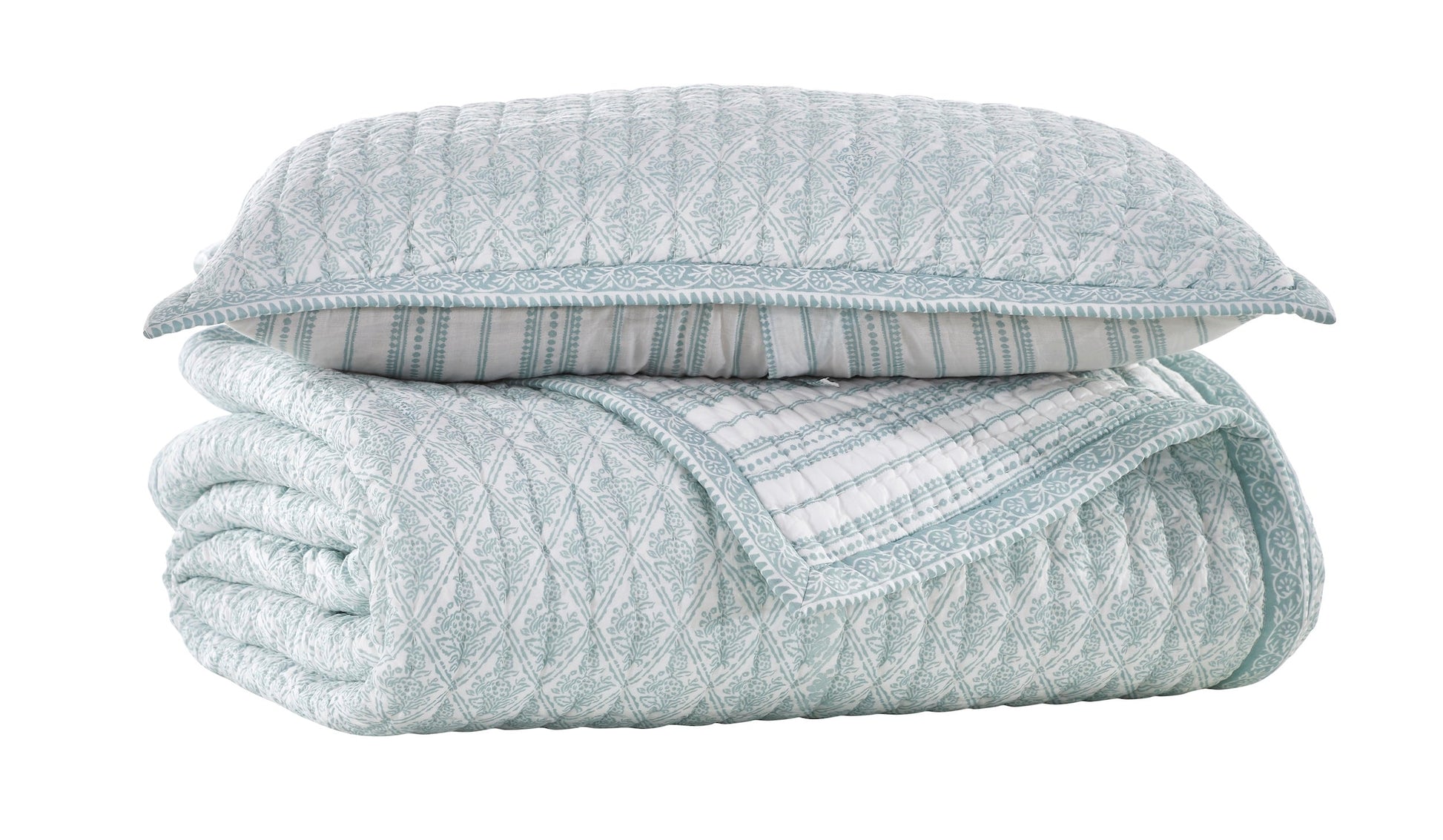 KS-347-2036_2|Soft light blue & white patterned quilted bedspread and matching pillow sham. Elegant decorative bedding quilt set for bedroom.