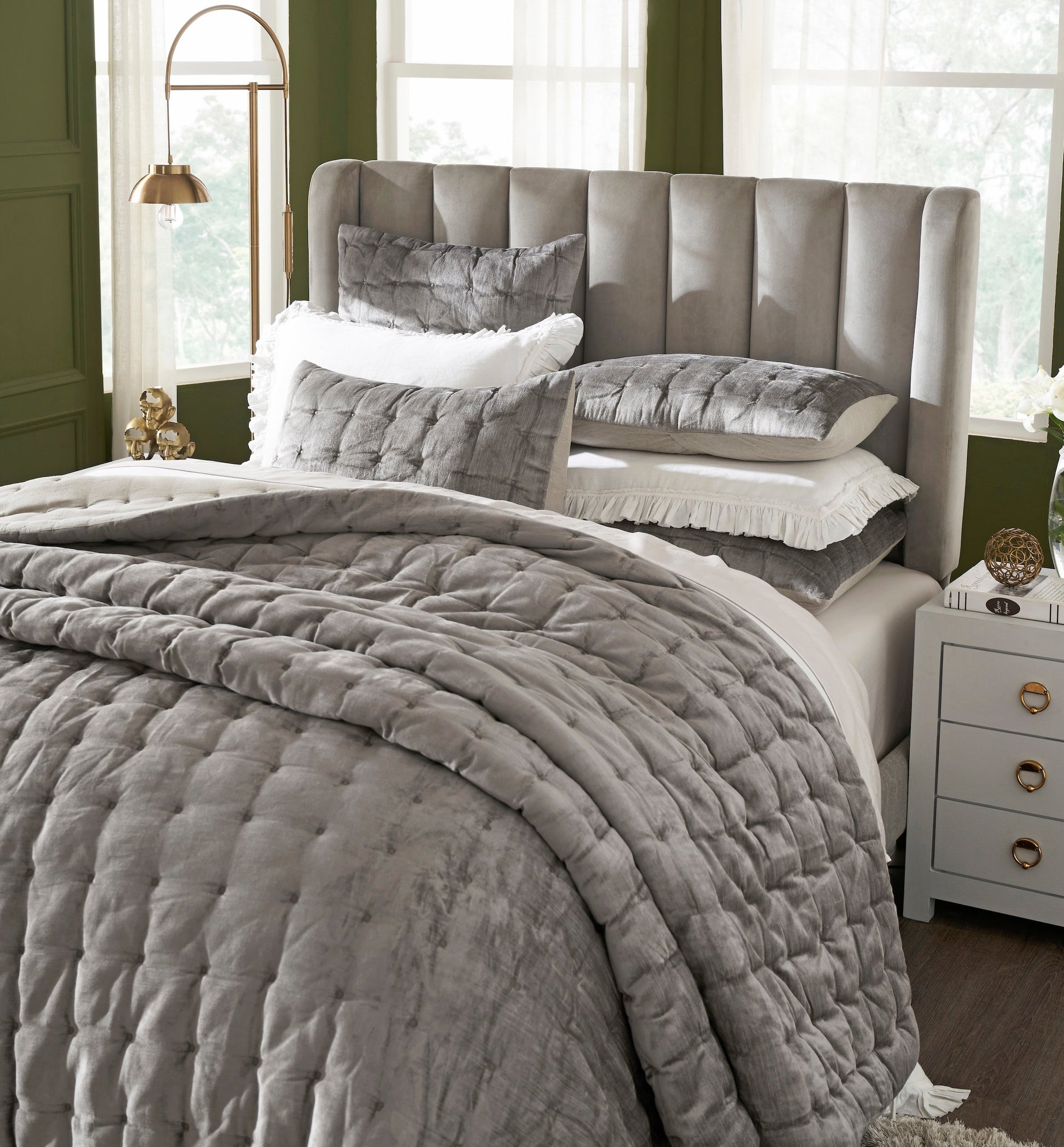 QT-307-9496_3|Luxurious charcoal grey textured quilt with square tufting, perfect for modern bedroom decor. Soft, inviting bedding for a cozy space.