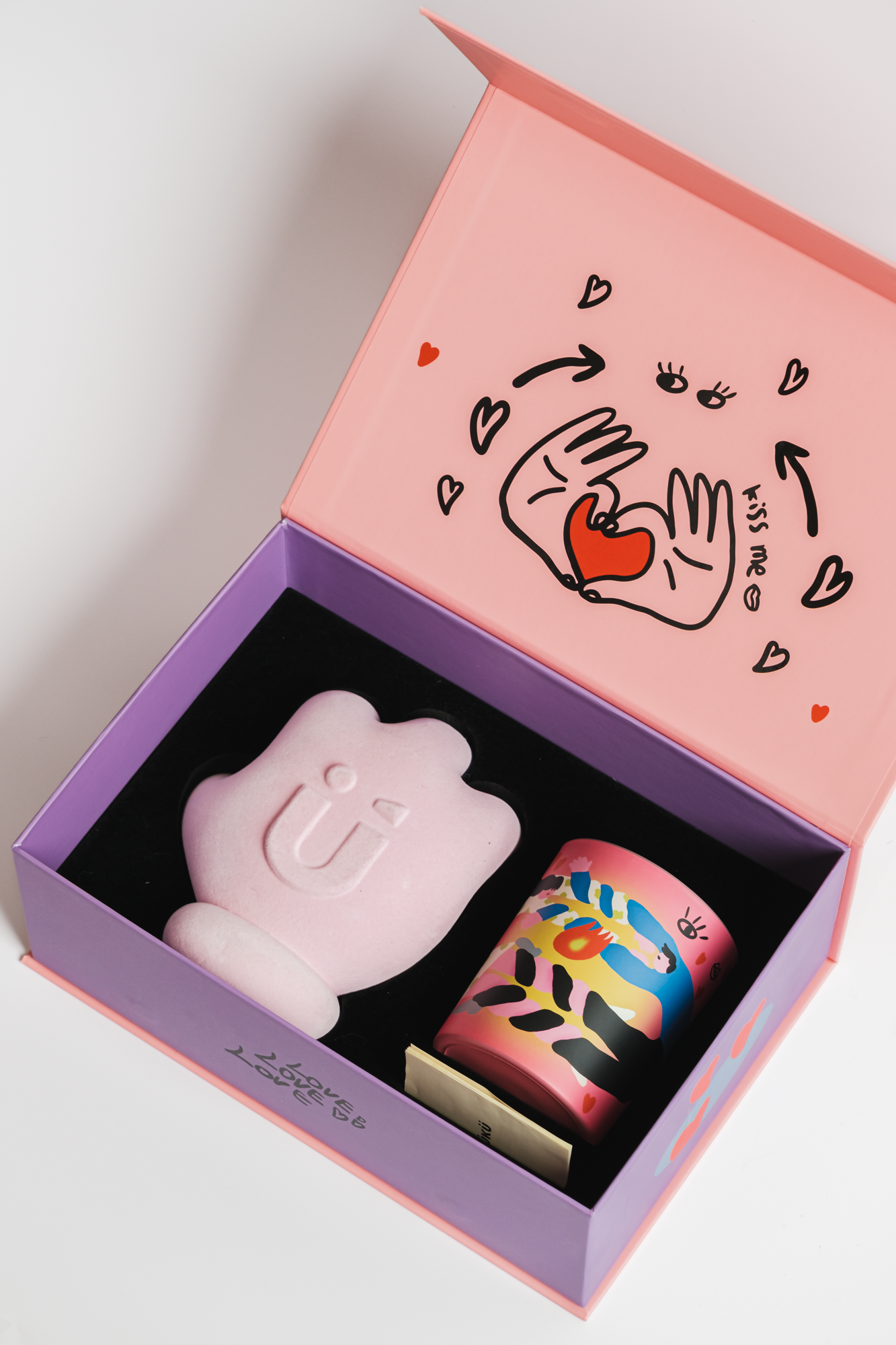 "Hold on Tight" - Raspberry Scented Candle (Limited Edition, 200g Candle + Palm)