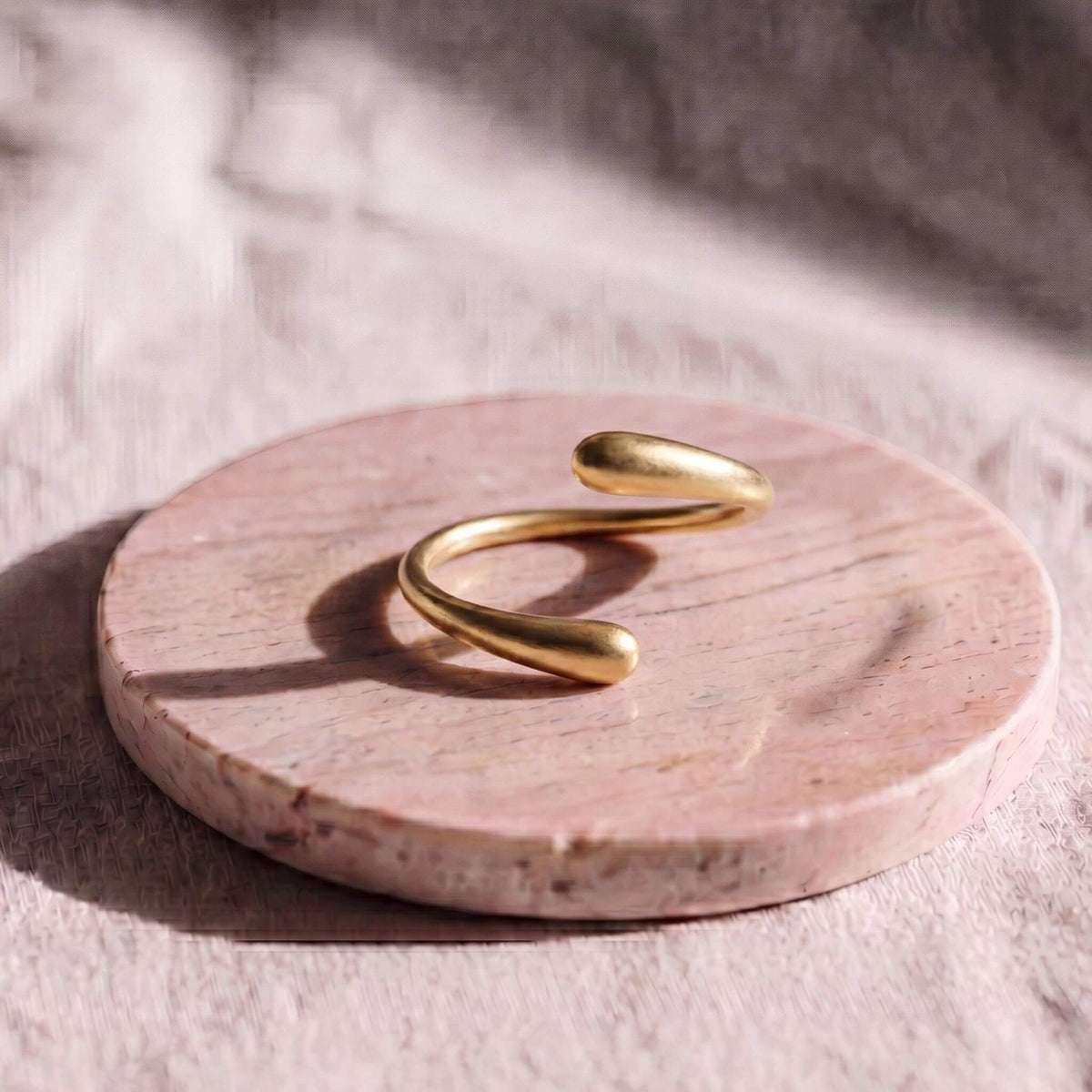 Smooth Bypass Wrap Teardrop Cuff Bracelet | Sana - Ecodunia