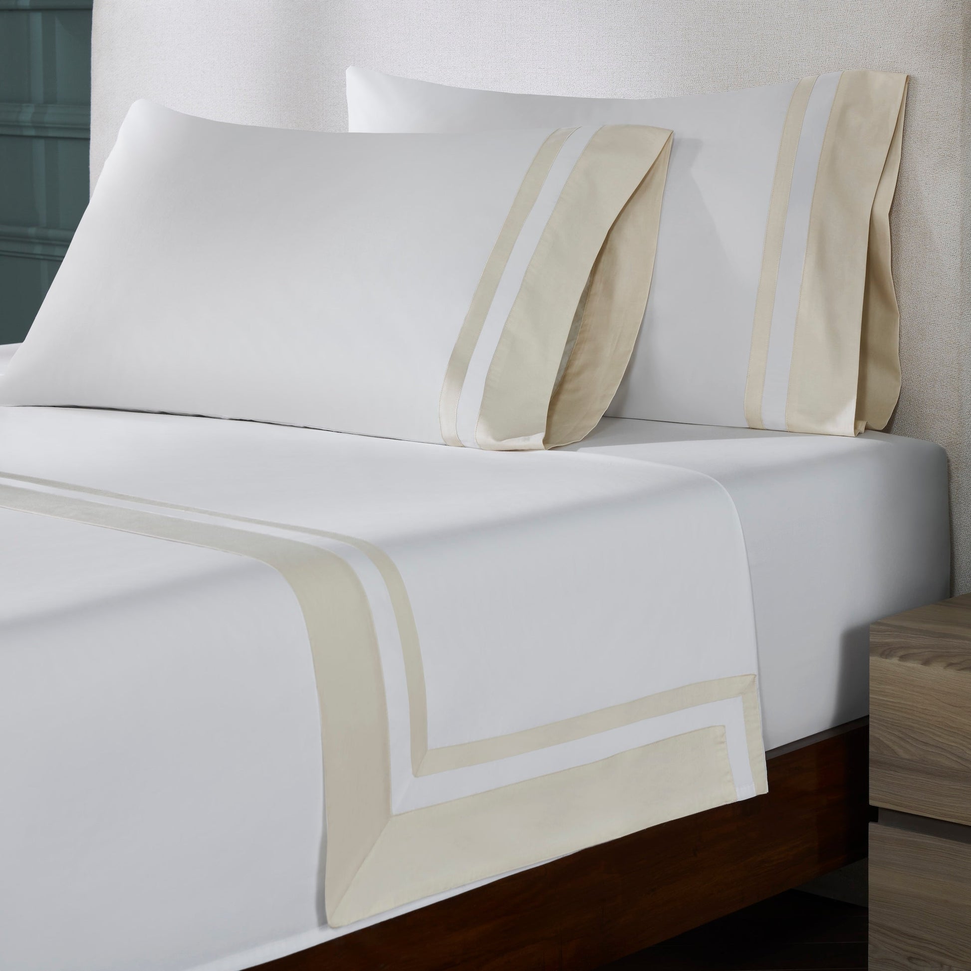 XFT-544-3980_3|White 100% cotton sheets set with decorative beige and white stripe border on flat sheet and pillowcases.