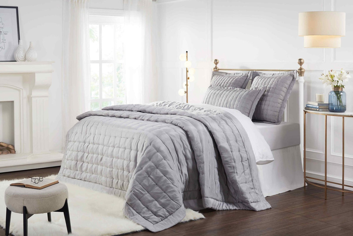 QT-333-11096_4|Luxurious grey quilted bedding set, featuring unique square puff pattern, adds sophisticated comfort to any bedroom.