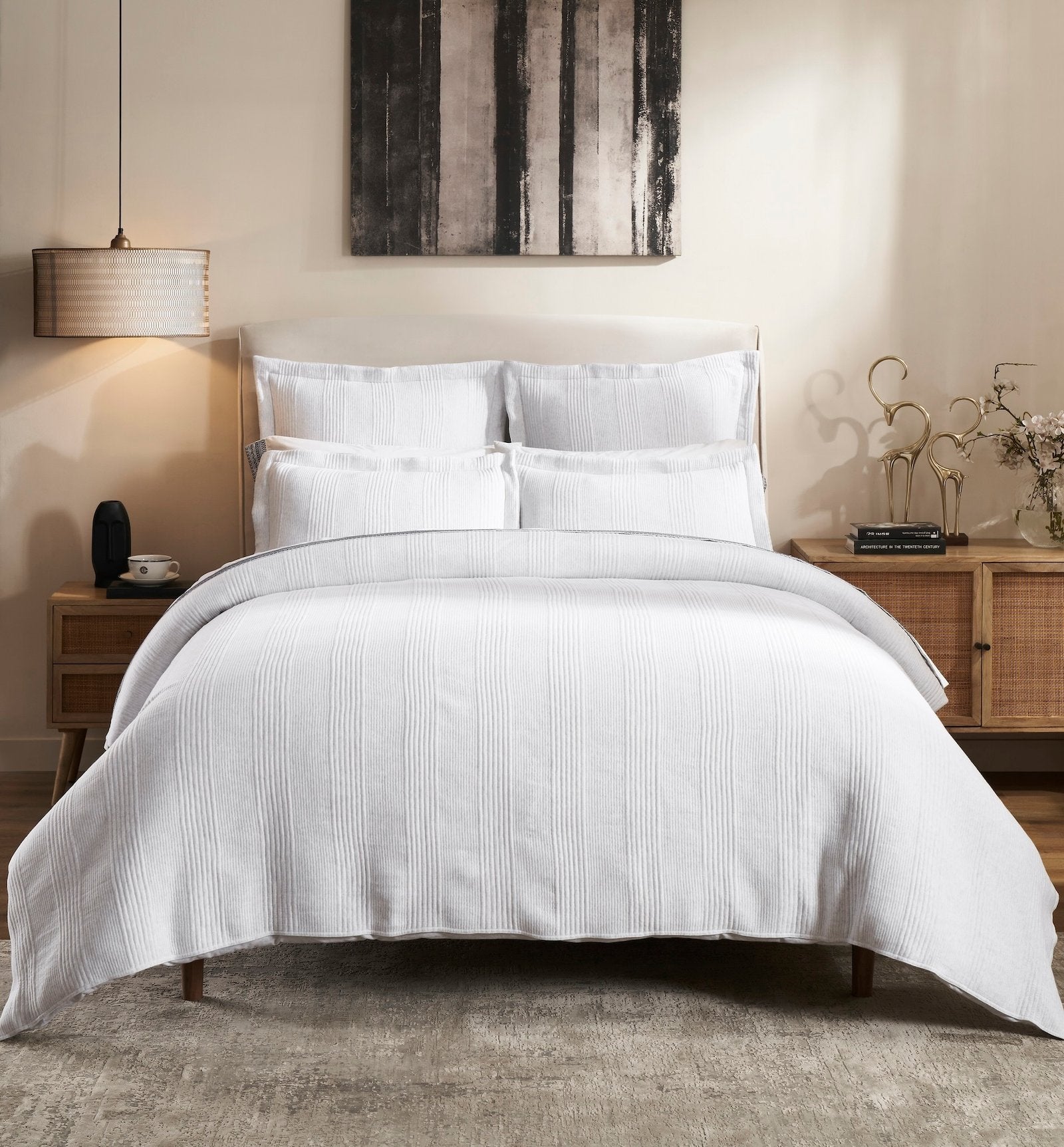 DT-039-X_1|Luxurious white ribbed quilt bedding set, complete with matching shams for a modern, serene bedroom aesthetic.