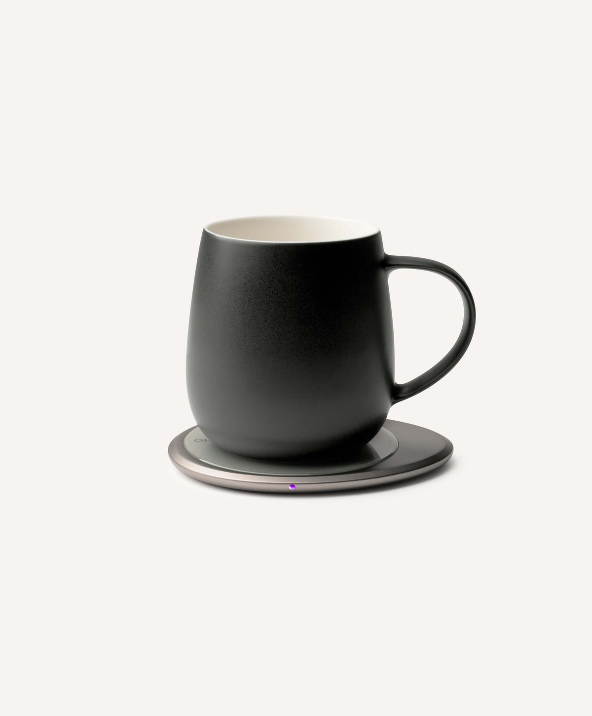 Ui 3 Self-Heating Ceramic Mug 12 fl oz / 355 mL in Inkstone Black on Ohom Charging Pad 3