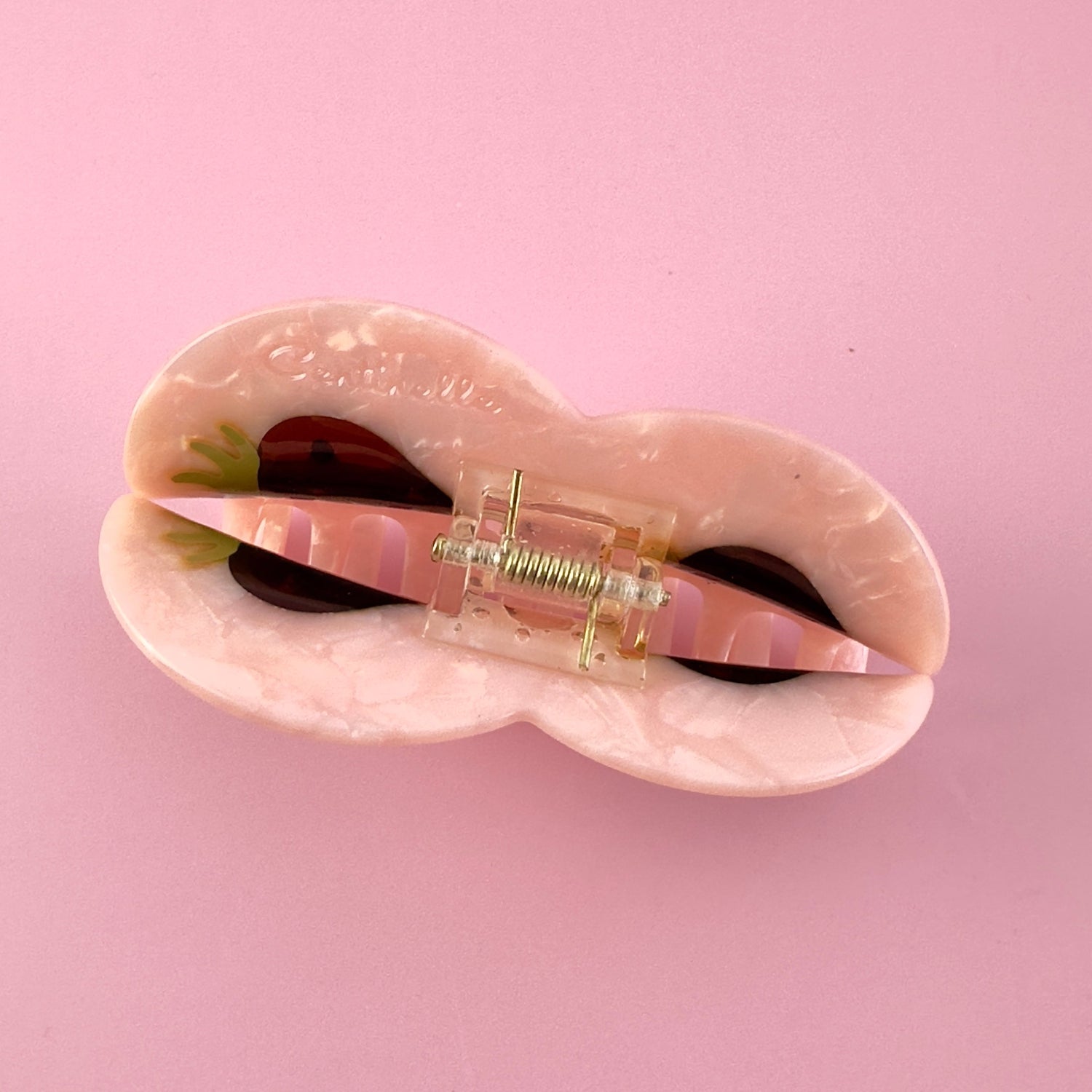 Centinelle Best Seller Strawberries Hair Claw. Handmade on cellulose acetate, with splice technique, exquisite miniature details and crystals, that are tied directly to its value and make them unique and special. 