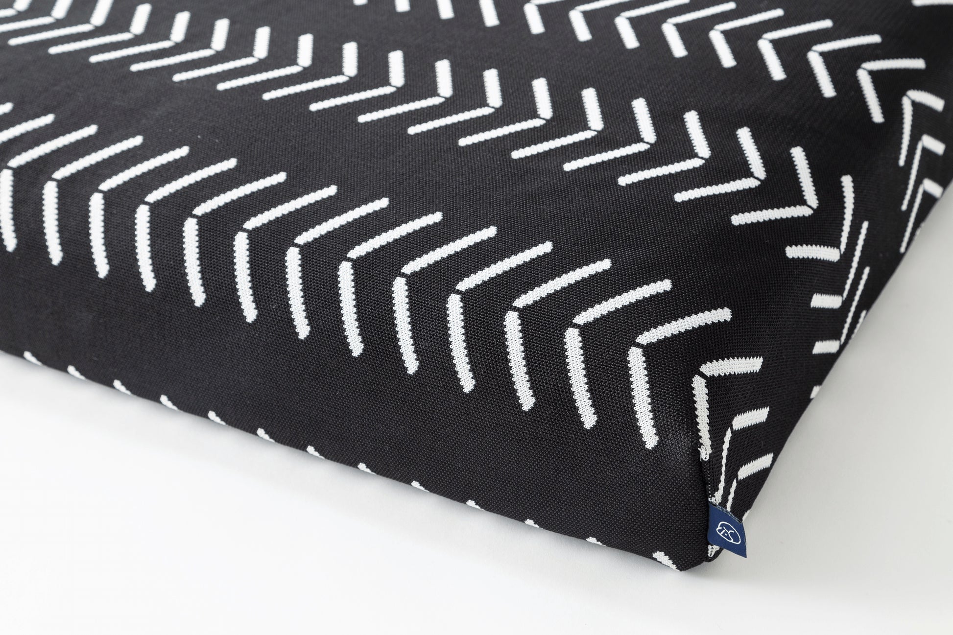 Laylo Pets Boho LAY LO Pets - Black Chevron Boho Dog Bed or Bed Cover Lay Lo Pets, Black Chevron Boho Dog Bed