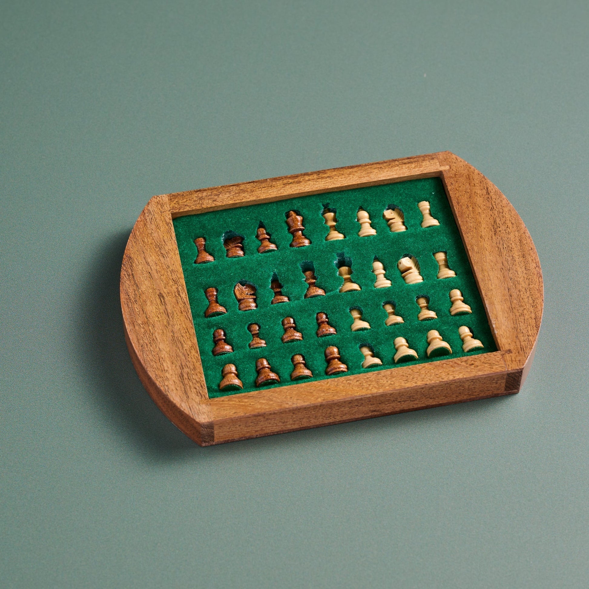 Acacia Wood Round Magnetic Chess Set - Ten Thousand Villages