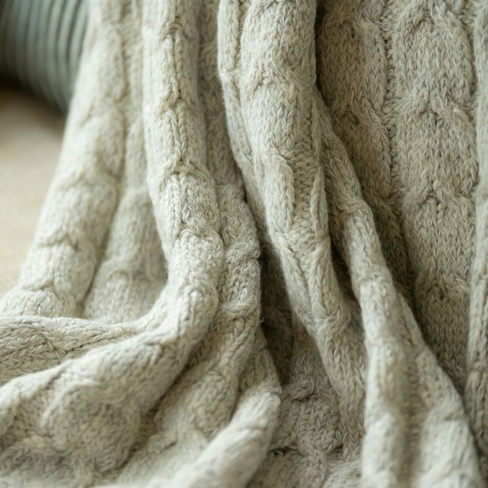 Beige artisanal handwoven throw