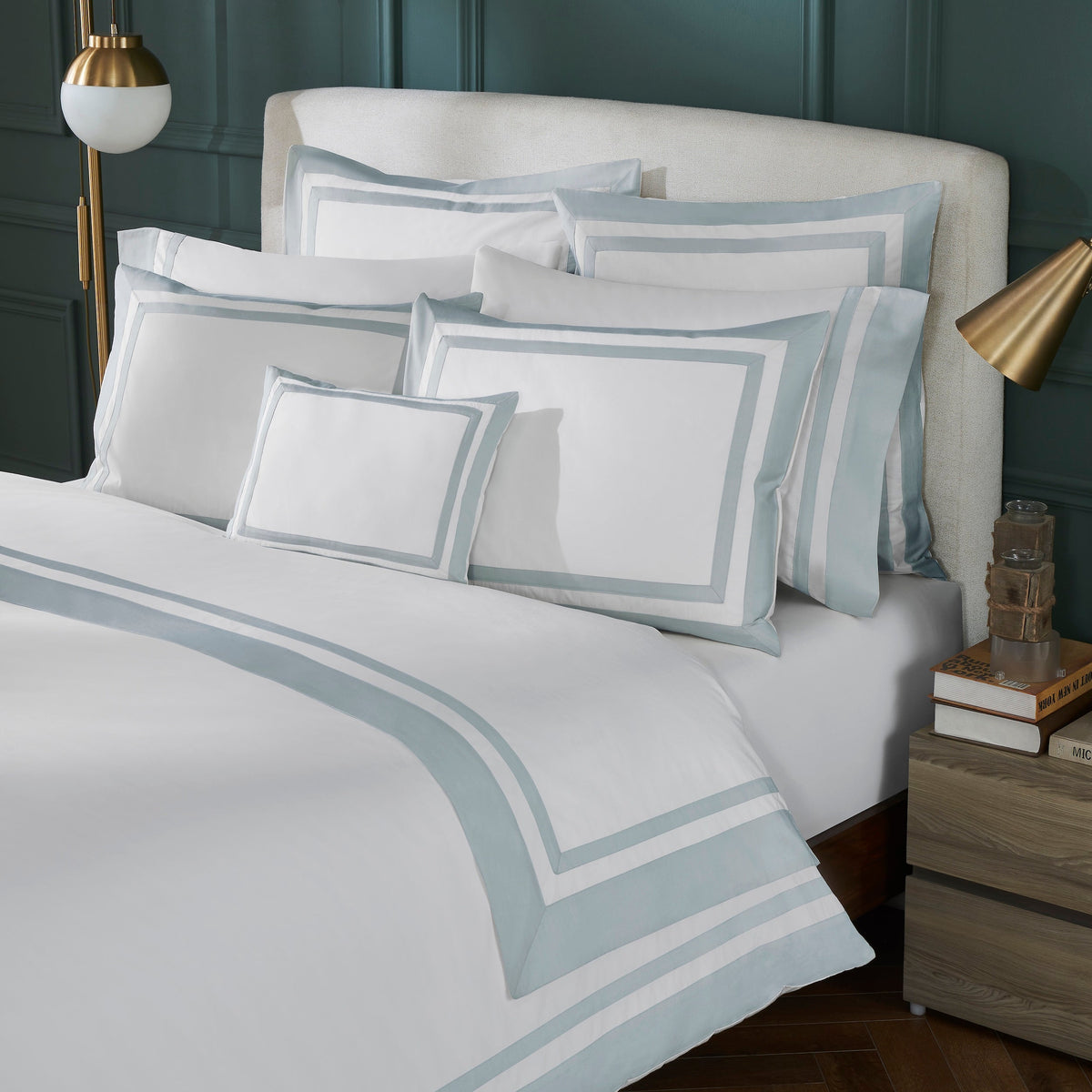 DT-069-6886_6|White duvet cover featuring bold navy blue and white triple border stripe detail, elegant and modern bedding design.