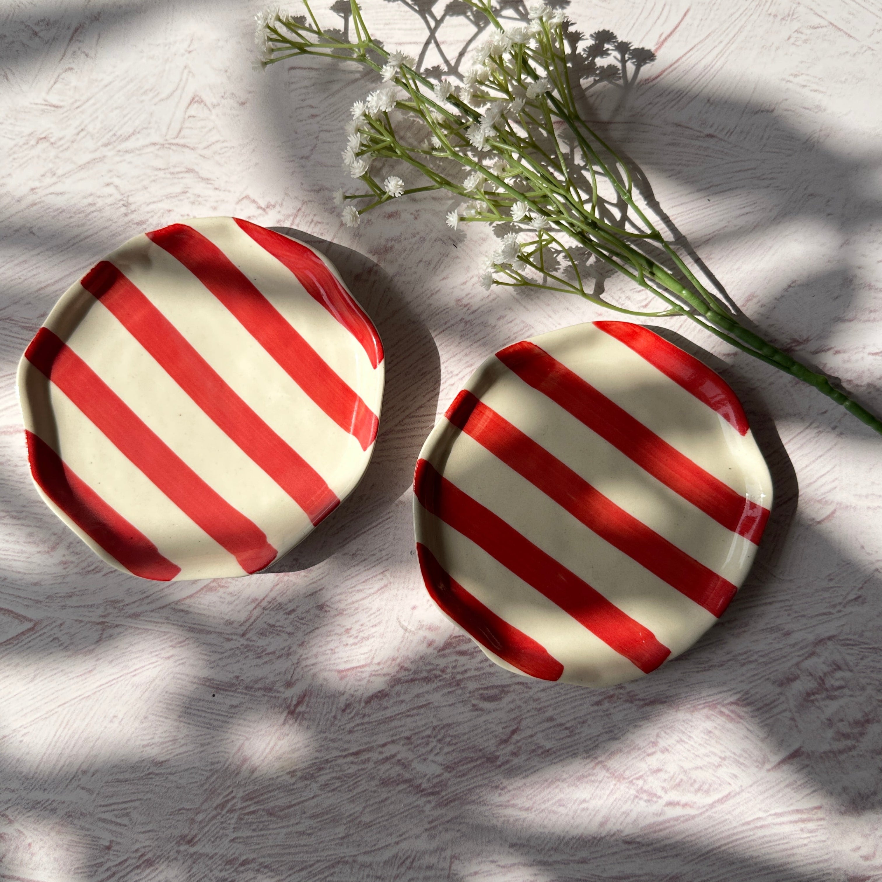 S/2 Ceramic Red Stripe Plate