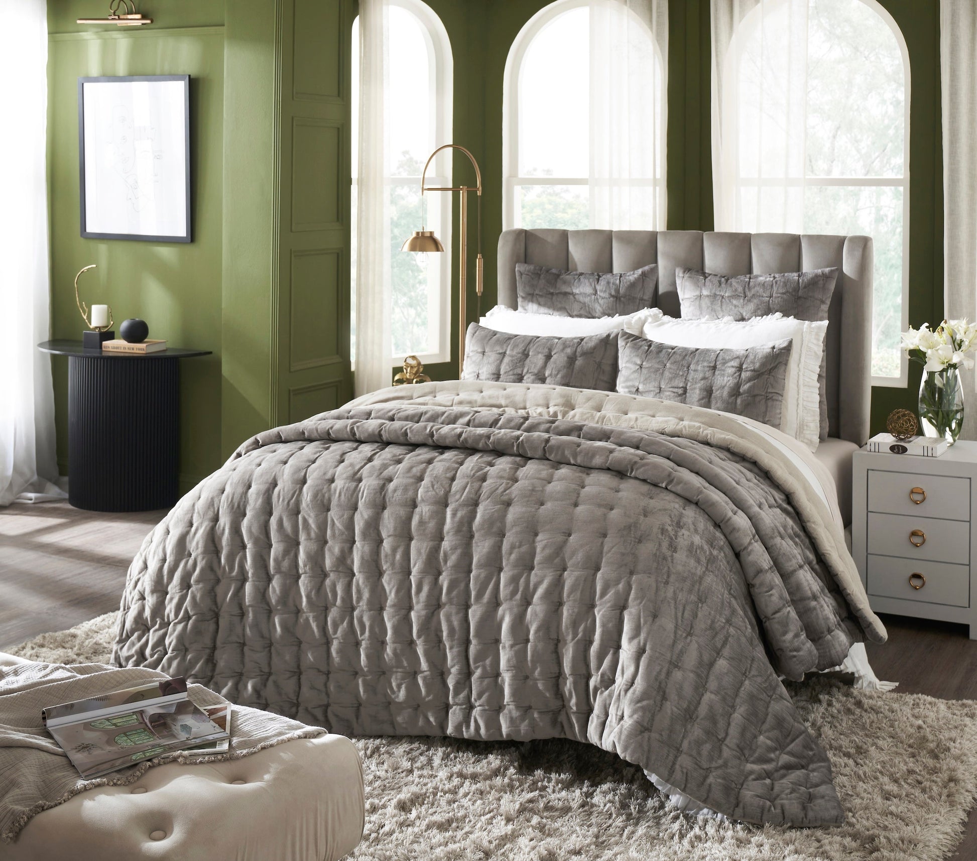 QT-307-9496_2|Luxurious charcoal grey textured quilt with square tufting, perfect for modern bedroom decor. Soft, inviting bedding for a cozy space.